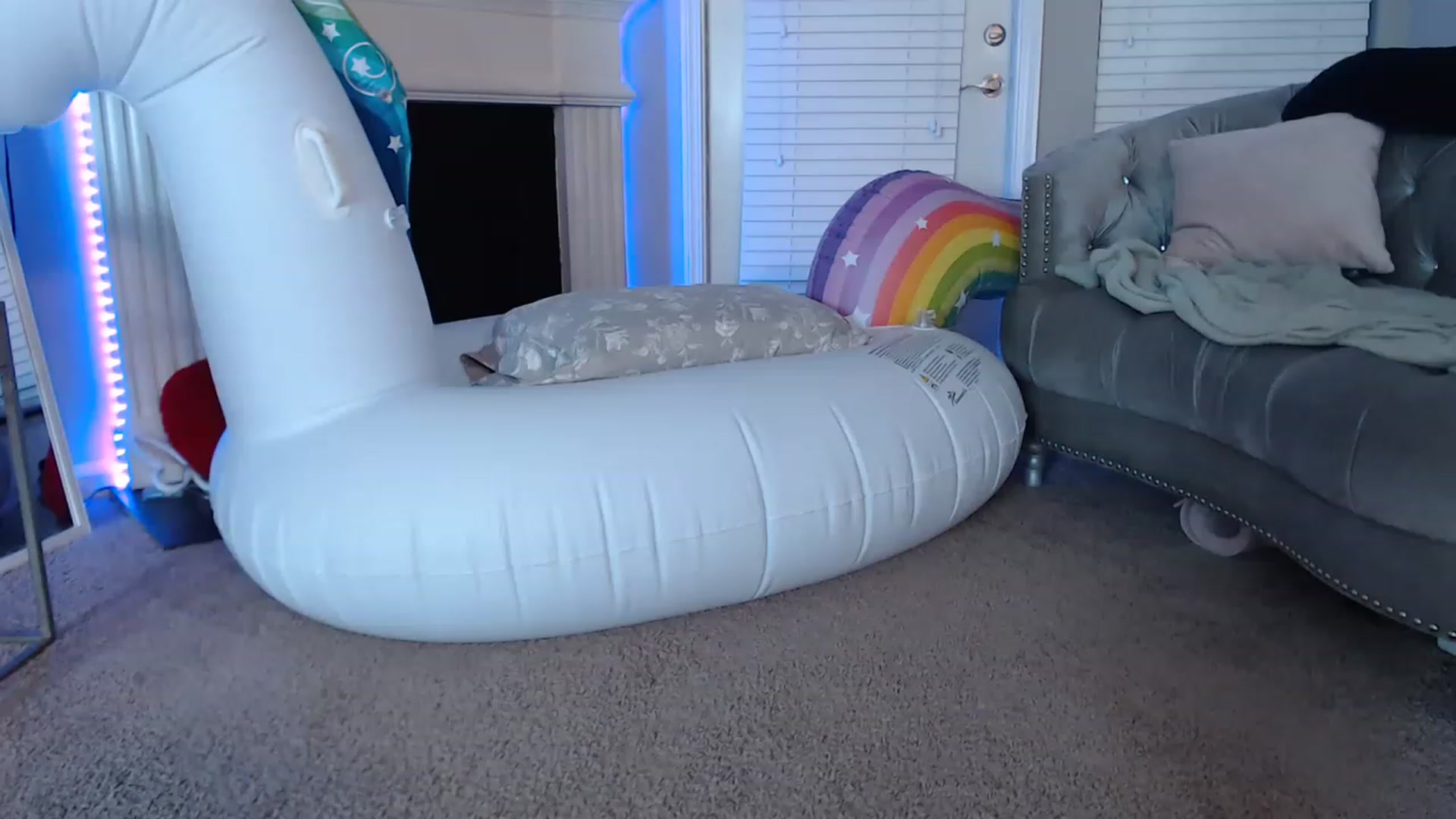 Gallery image thumbnail from Pink_Fawnnn's myfreecams stream on, 06/14/2023, 07:23 image 19 of 20