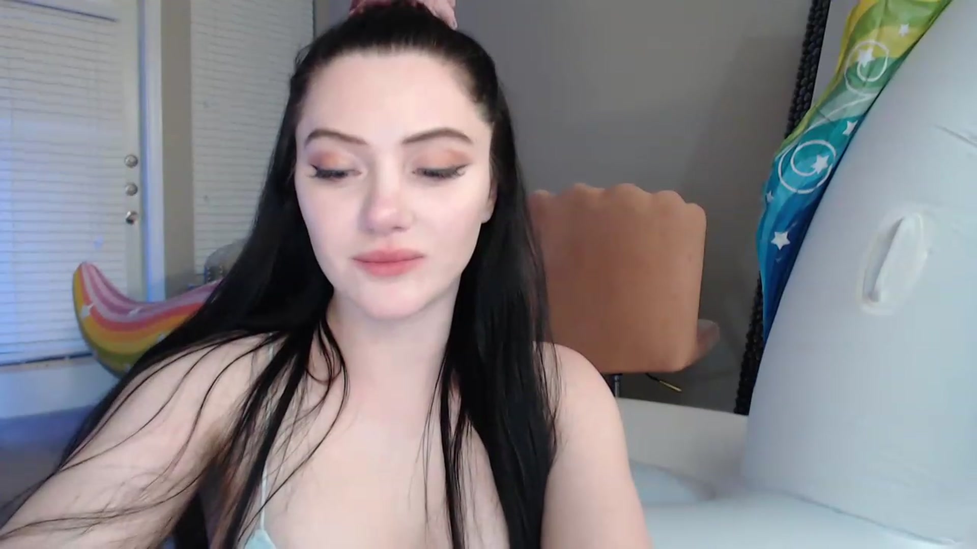 Gallery image thumbnail from Pink_Fawnnn's myfreecams stream on, 06/14/2023, 10:26 image 17 of 20