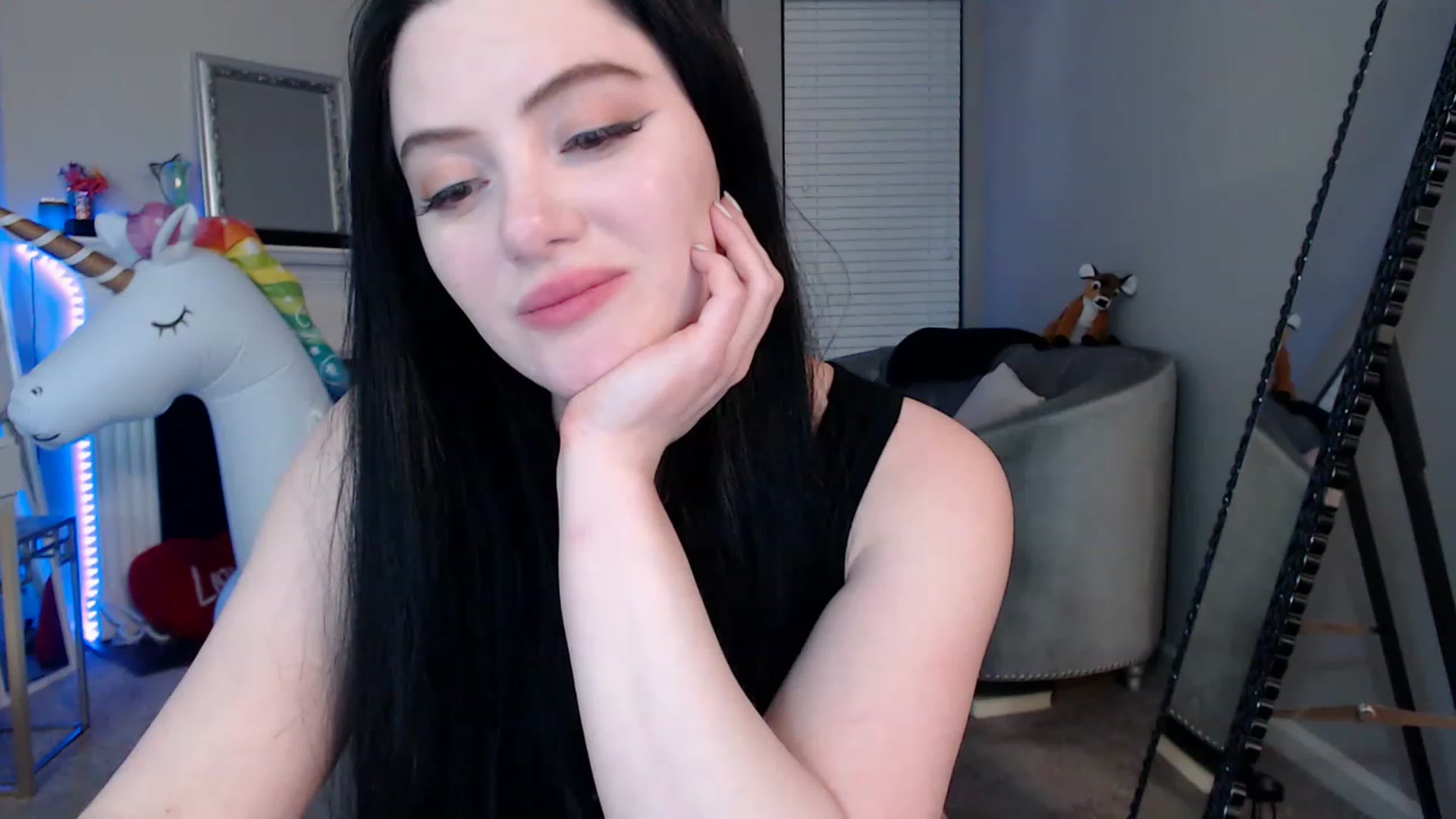 Gallery image thumbnail from Pink_Fawnnn's myfreecams stream on, 06/15/2023, 09:18 image 7 of 20