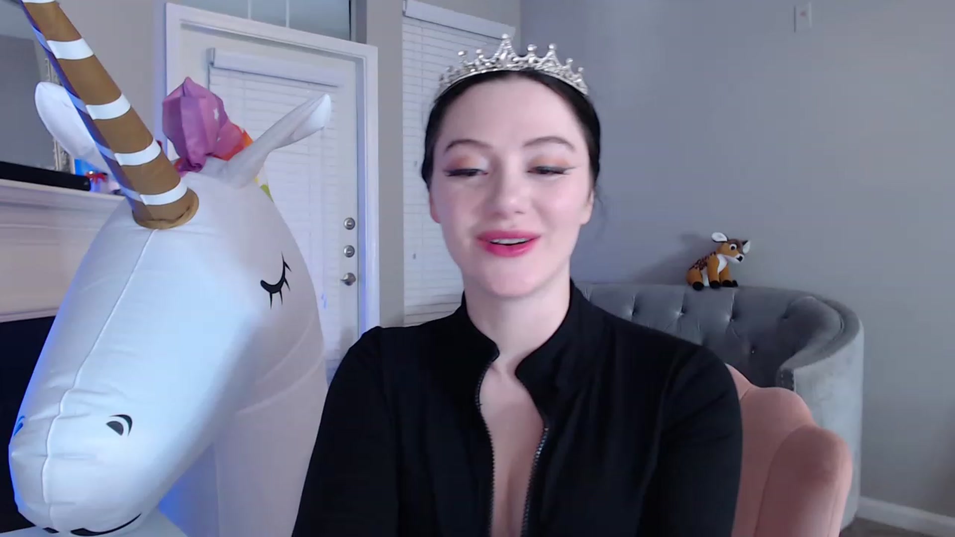 Gallery image thumbnail from Pink_Fawnnn's myfreecams stream on, 06/16/2023, 11:06 image 14 of 20