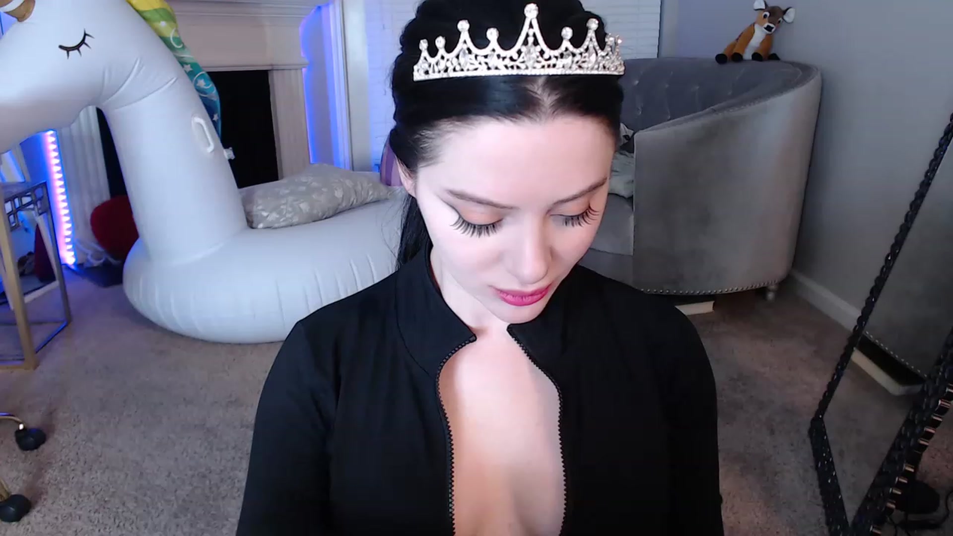 Gallery image thumbnail from Pink_Fawnnn's myfreecams stream on, 06/16/2023, 11:06 image 9 of 20