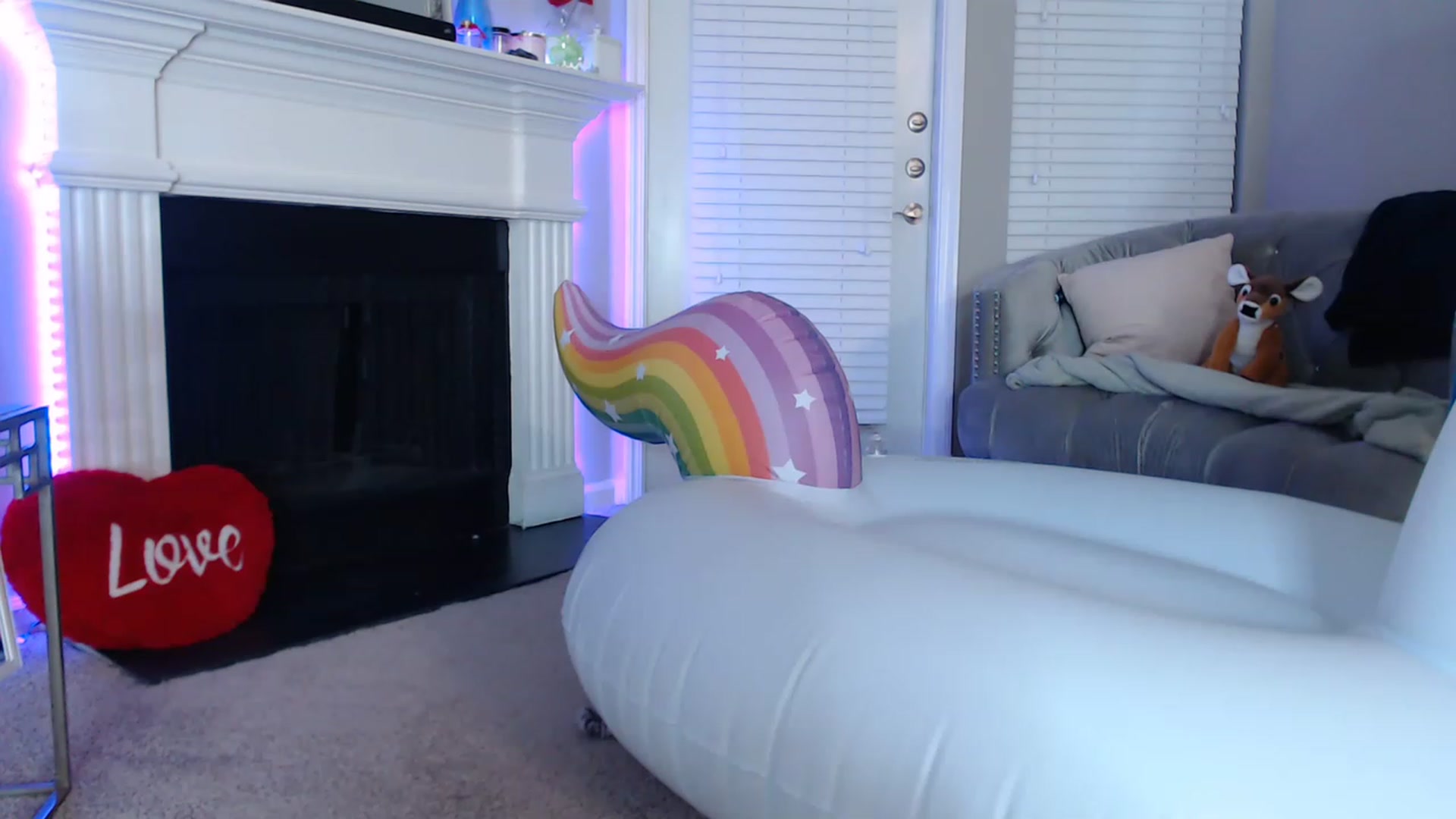 Gallery image thumbnail from Pink_Fawnnn's myfreecams stream on, 06/25/2023, 06:35 image 20 of 20