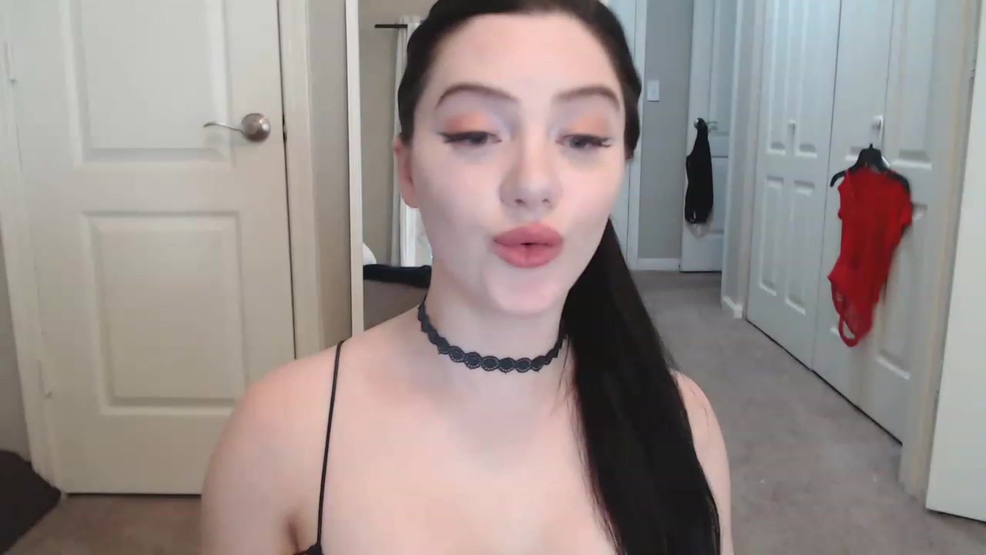 Gallery image thumbnail from Pink_Fawnnn's myfreecams stream on, 06/25/2023, 08:23 image 9 of 20