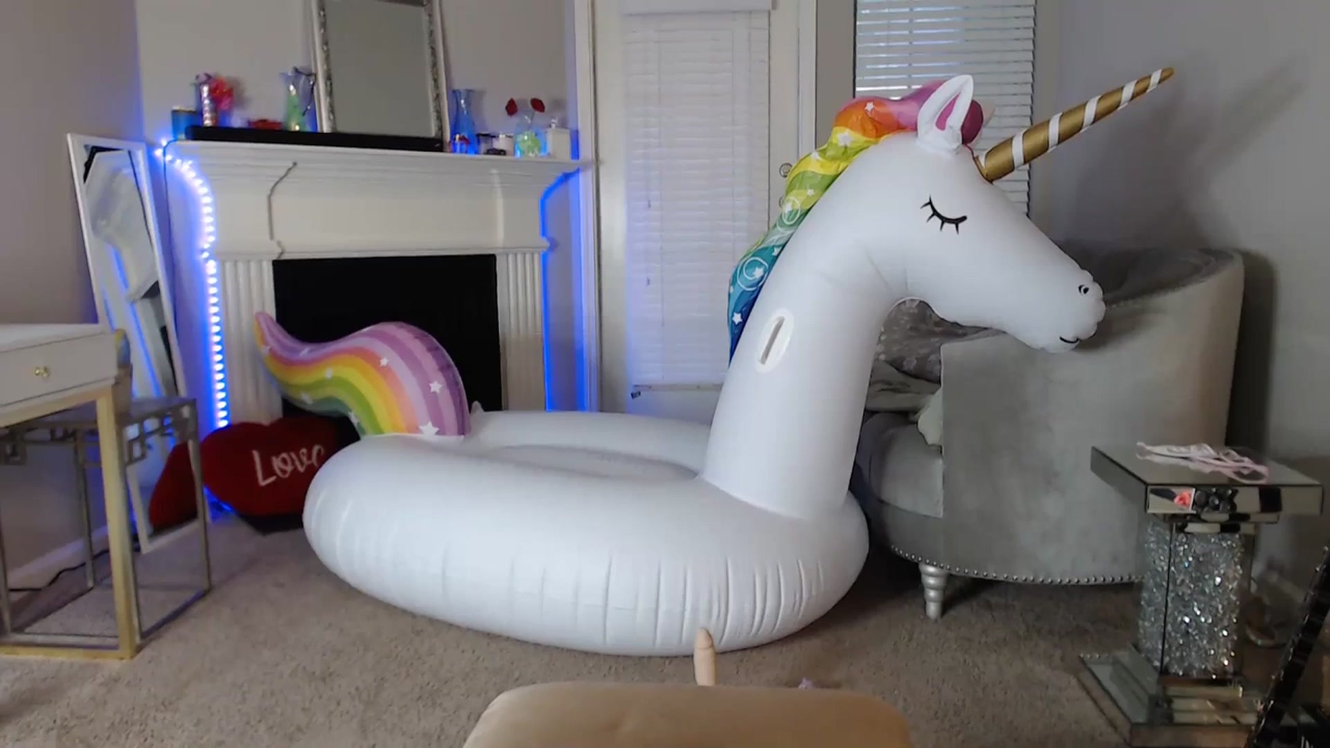 Gallery image thumbnail from Pink_Fawnnn's myfreecams stream on, 07/01/2023, 11:03 image 18 of 20