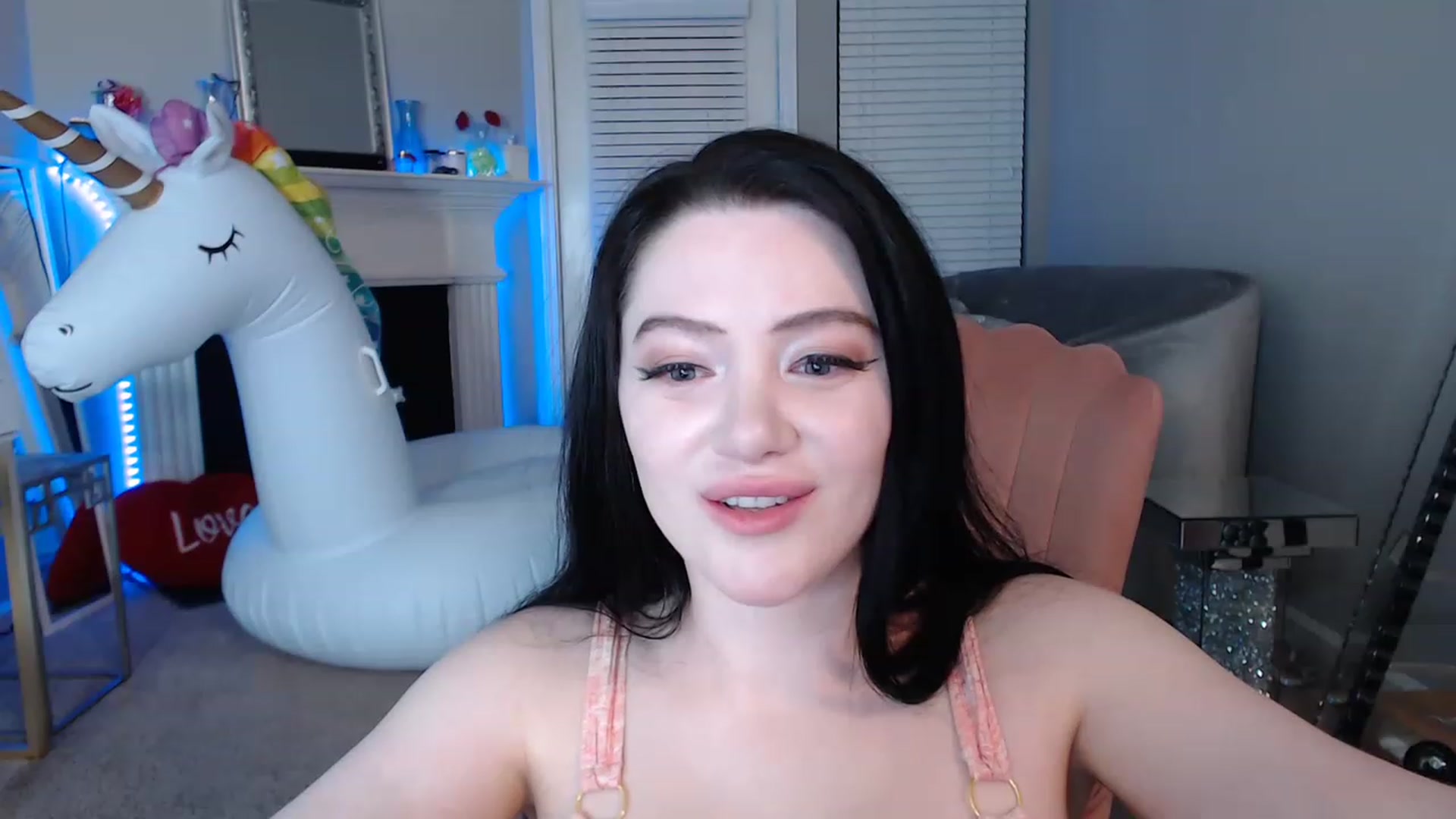 Gallery image thumbnail from Pink_Fawnnn's myfreecams stream on, 07/03/2023, 06:07 image 5 of 20