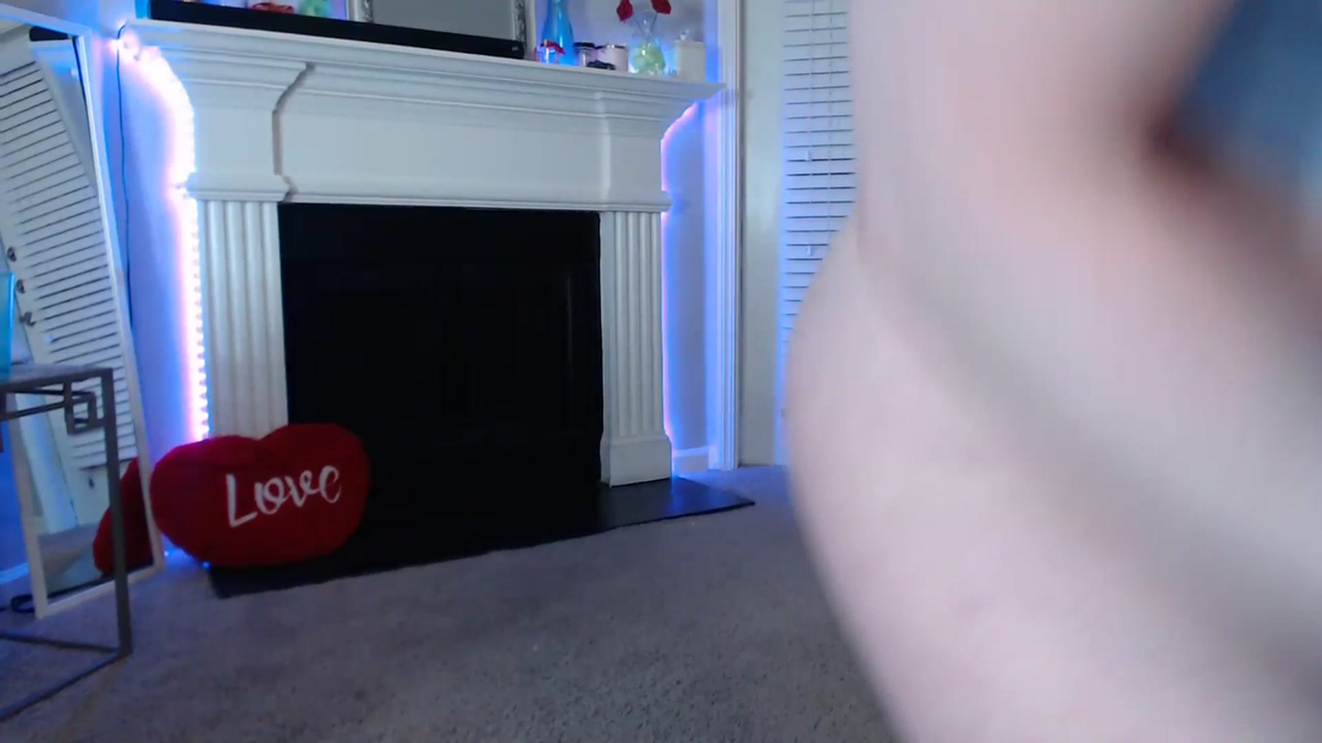 Gallery image thumbnail from Pink_Fawnnn's myfreecams stream on, 07/07/2023, 01:55 image 16 of 20