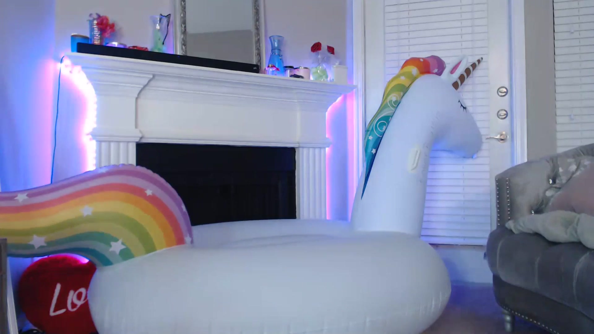 Gallery image thumbnail from Pink_Fawnnn's myfreecams stream on, 07/08/2023, 10:47 image 10 of 20