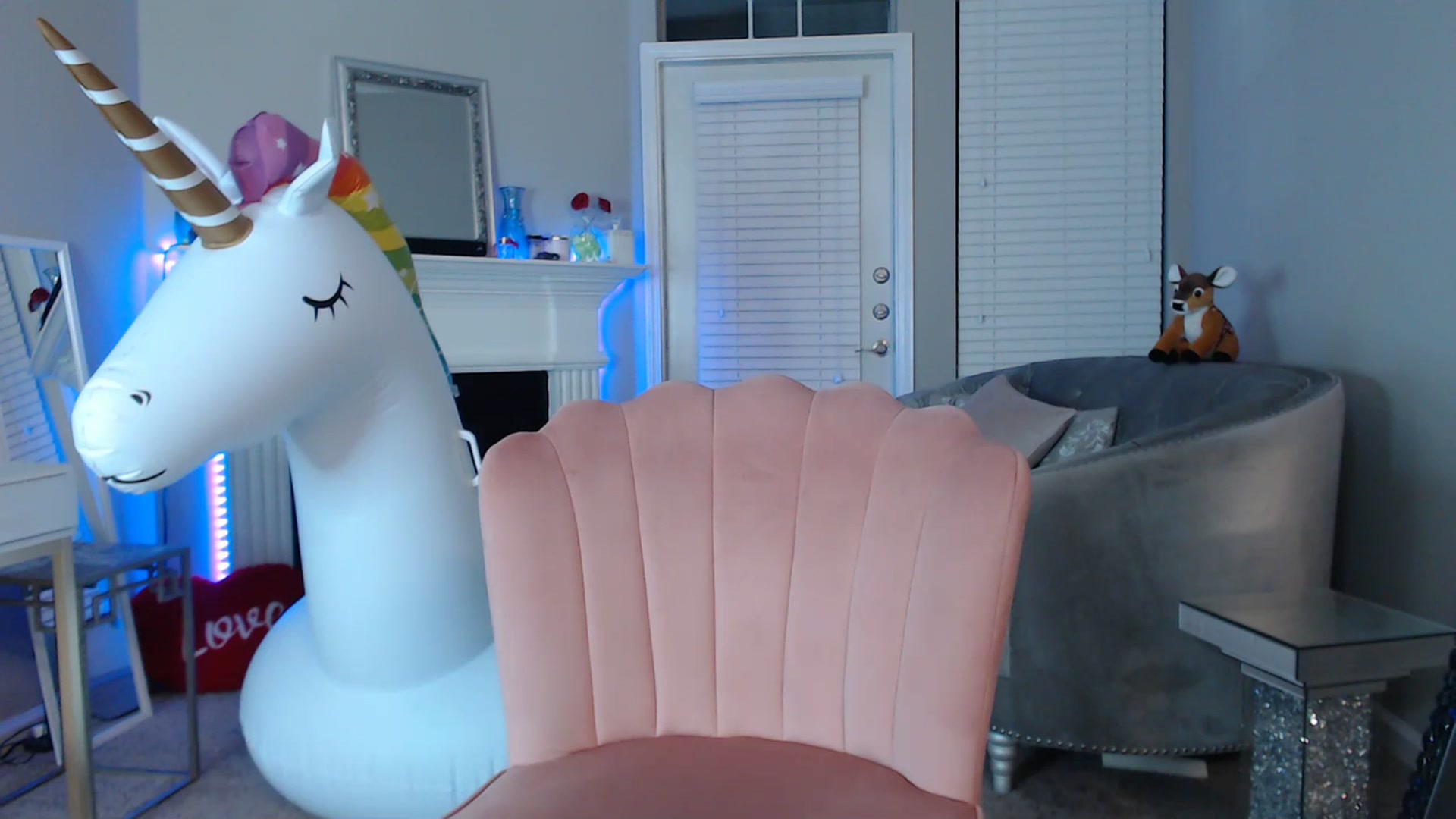 Gallery image thumbnail from Pink_Fawnnn's myfreecams stream on, 07/08/2023, 10:47 image 1 of 20