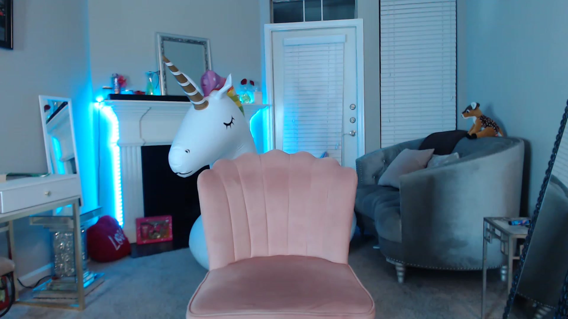 Gallery image thumbnail from Pink_Fawnnn's myfreecams stream on, 07/14/2023, 09:33 image 2 of 20