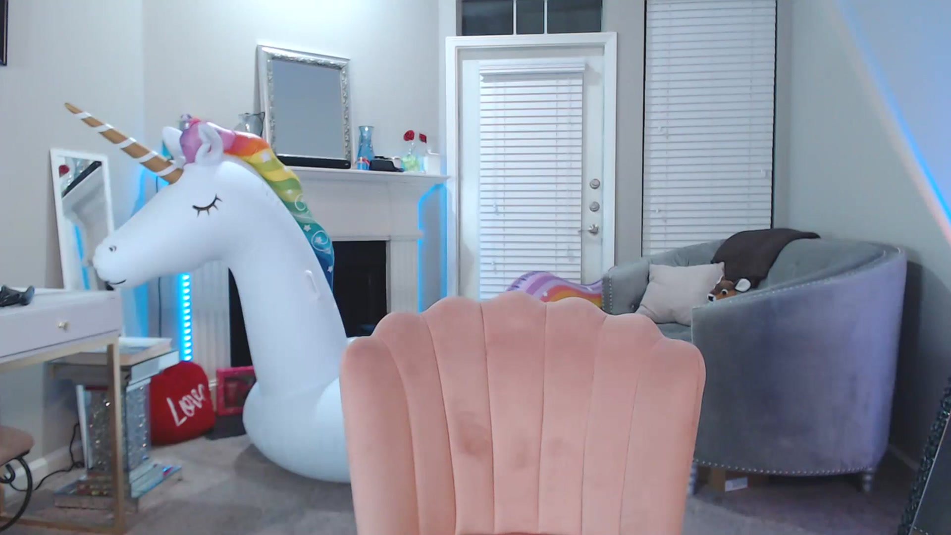 Gallery image thumbnail from Pink_Fawnnn's myfreecams stream on, 07/16/2023, 06:16 image 4 of 20