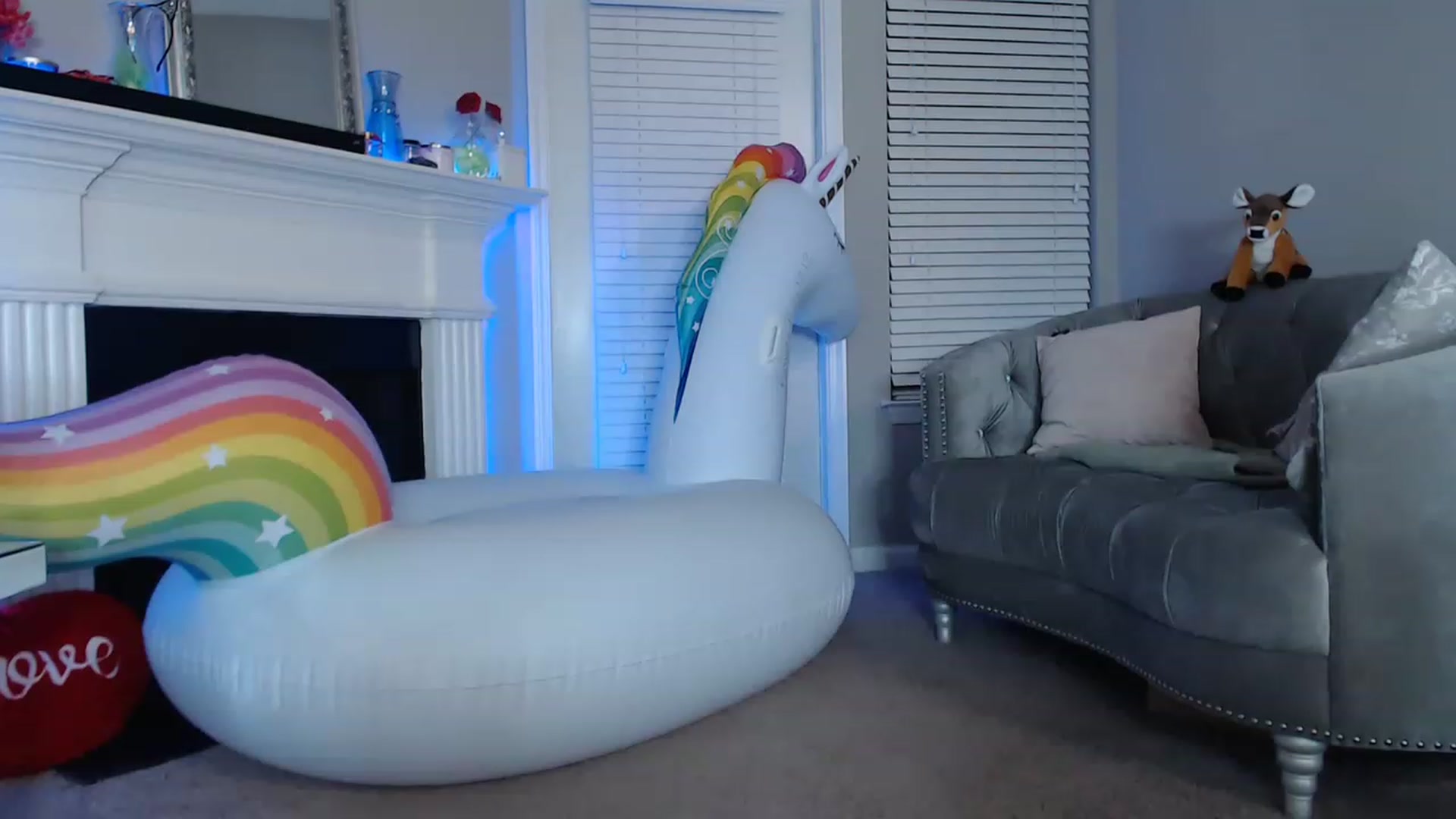 Gallery image thumbnail from Pink_Fawnnn's myfreecams stream on, 07/28/2023, 03:15 image 14 of 20