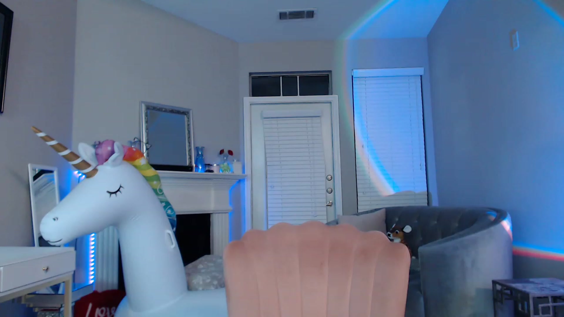 Gallery image thumbnail from Pink_Fawnnn's myfreecams stream on, 07/29/2023, 10:24 image 13 of 20