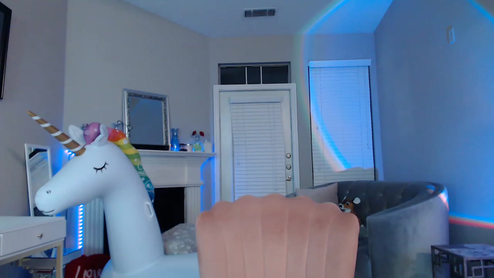 Gallery image thumbnail from Pink_Fawnnn's myfreecams stream on, 07/29/2023, 10:24 image 12 of 20