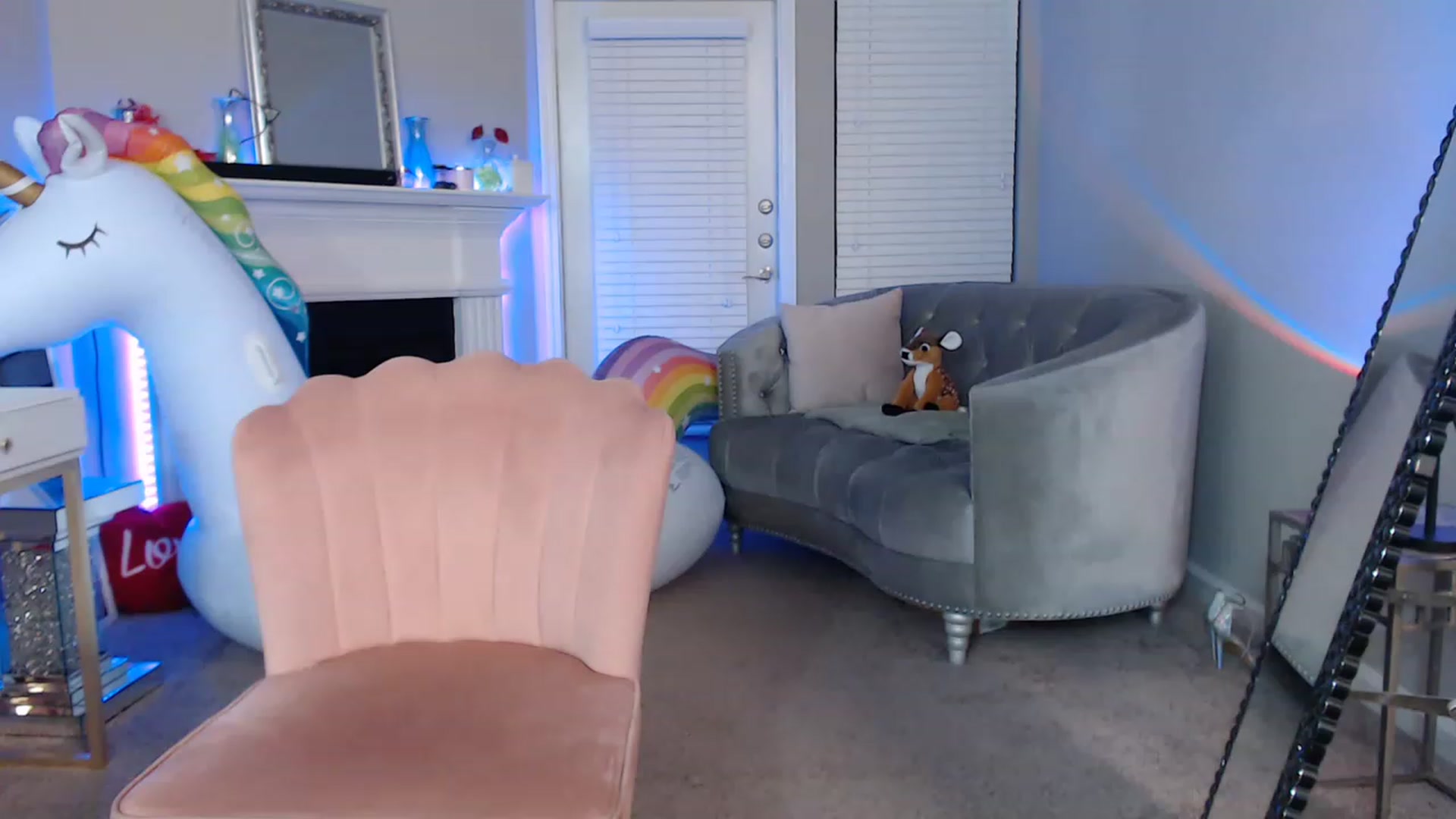 Gallery image thumbnail from Pink_Fawnnn's myfreecams stream on, 07/30/2023, 06:34 image 12 of 20