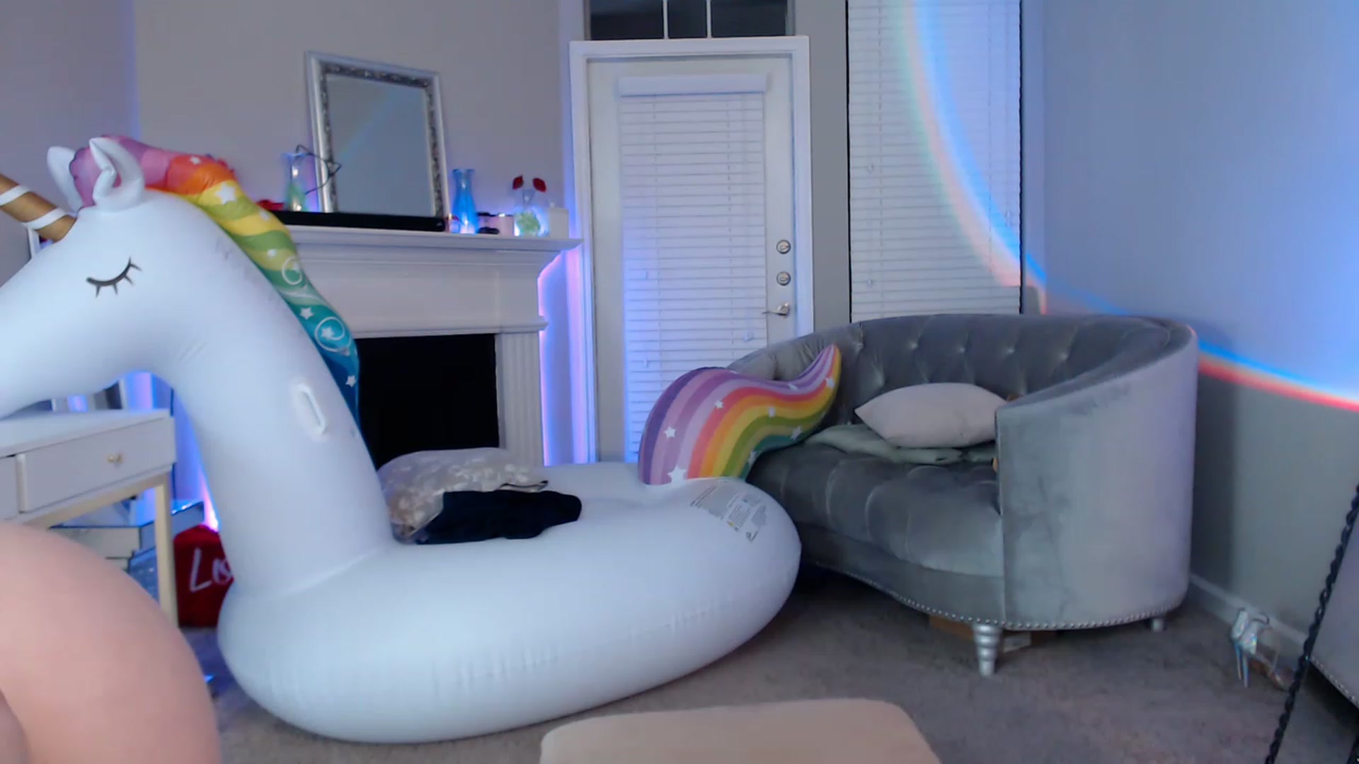 Gallery image thumbnail from Pink_Fawnnn's myfreecams stream on, 07/31/2023, 08:45 image 6 of 20