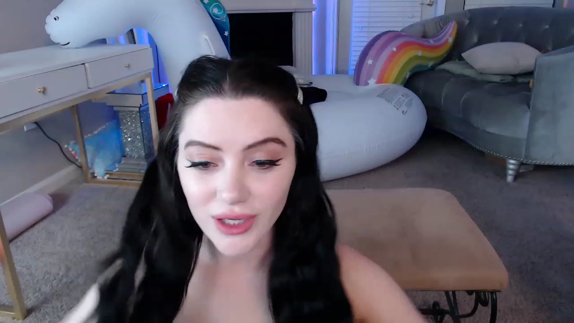 Gallery image thumbnail from Pink_Fawnnn's myfreecams stream on, 07/31/2023, 08:45 image 20 of 20