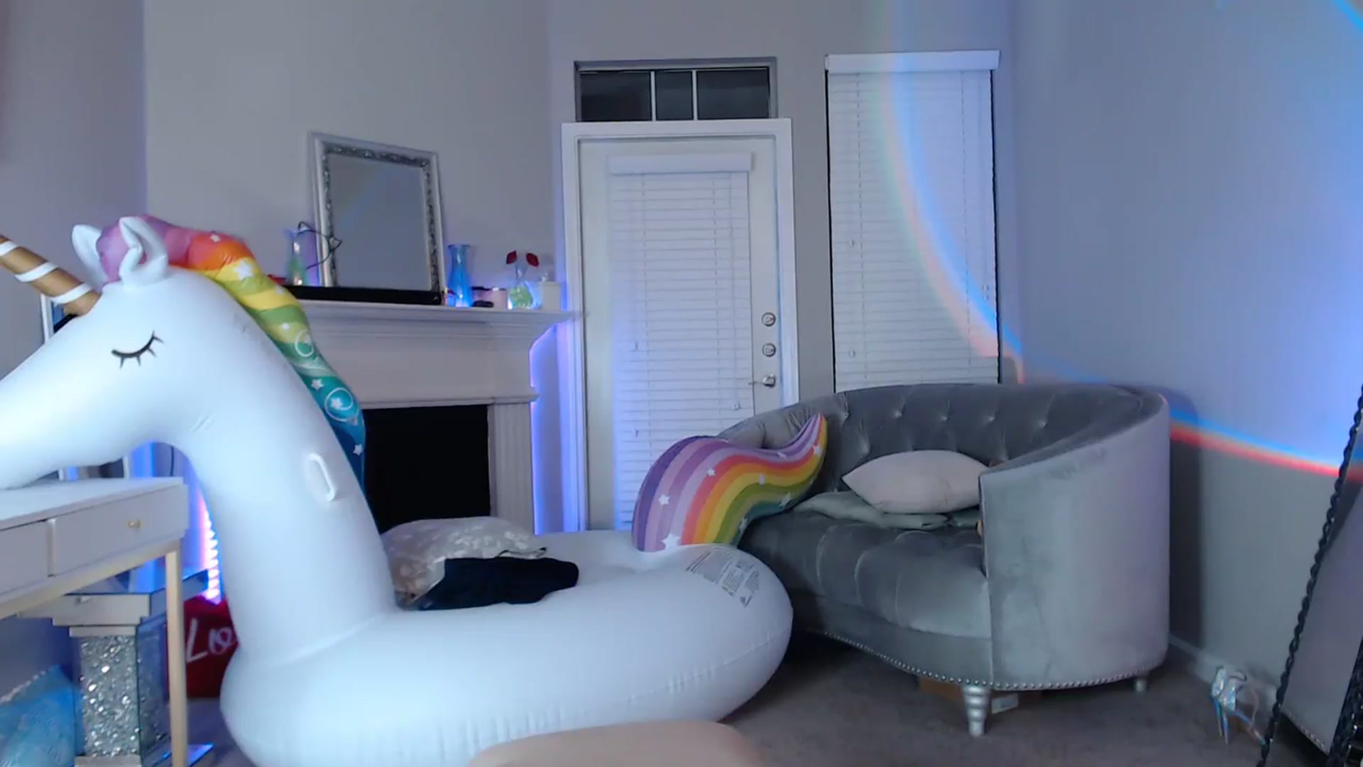 Gallery image thumbnail from Pink_Fawnnn's myfreecams stream on, 07/31/2023, 09:53 image 15 of 20