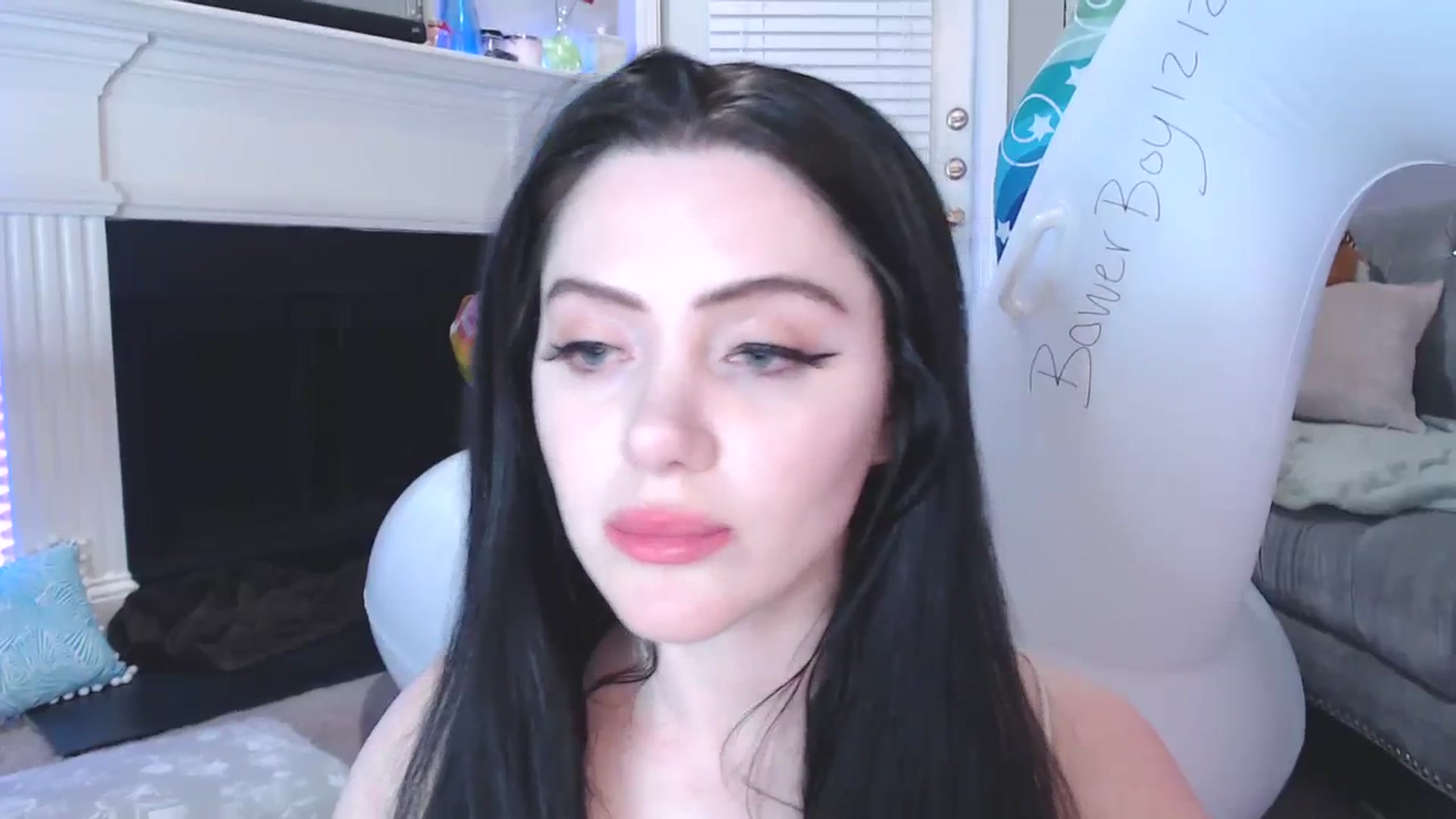 Gallery image thumbnail from Pink_Fawnnn's myfreecams stream on, 08/05/2023, 09:44 image 6 of 20