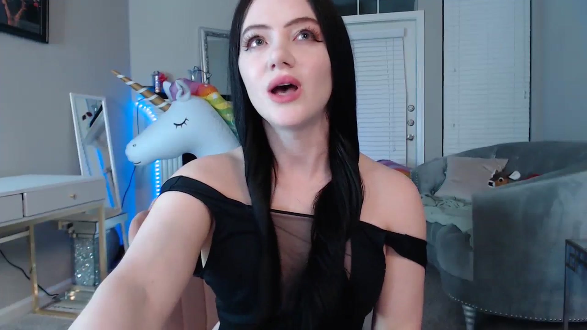 Gallery image thumbnail from Pink_Fawnnn's myfreecams stream on, 08/06/2023, 05:11 image 16 of 20
