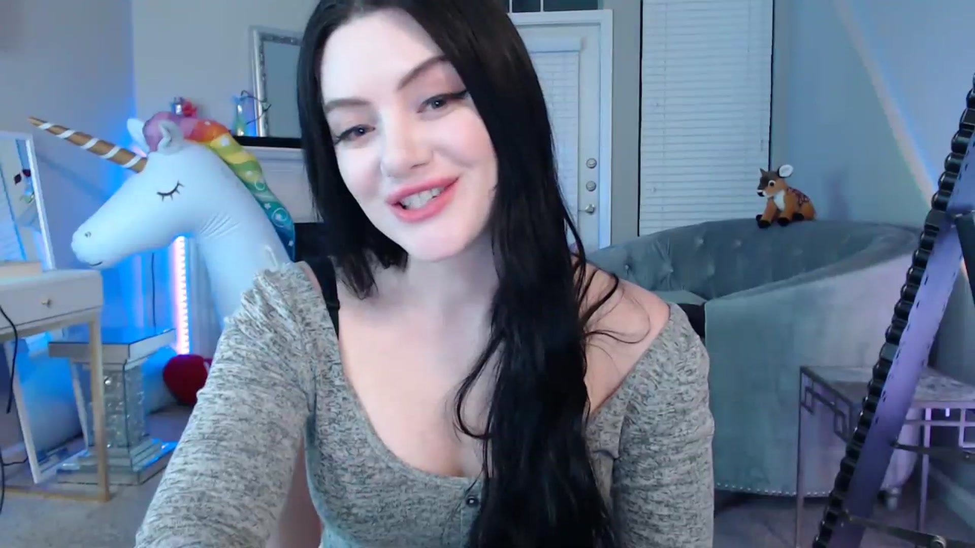 Gallery image thumbnail from Pink_Fawnnn's myfreecams stream on, 08/19/2023, 11:07 image 4 of 20