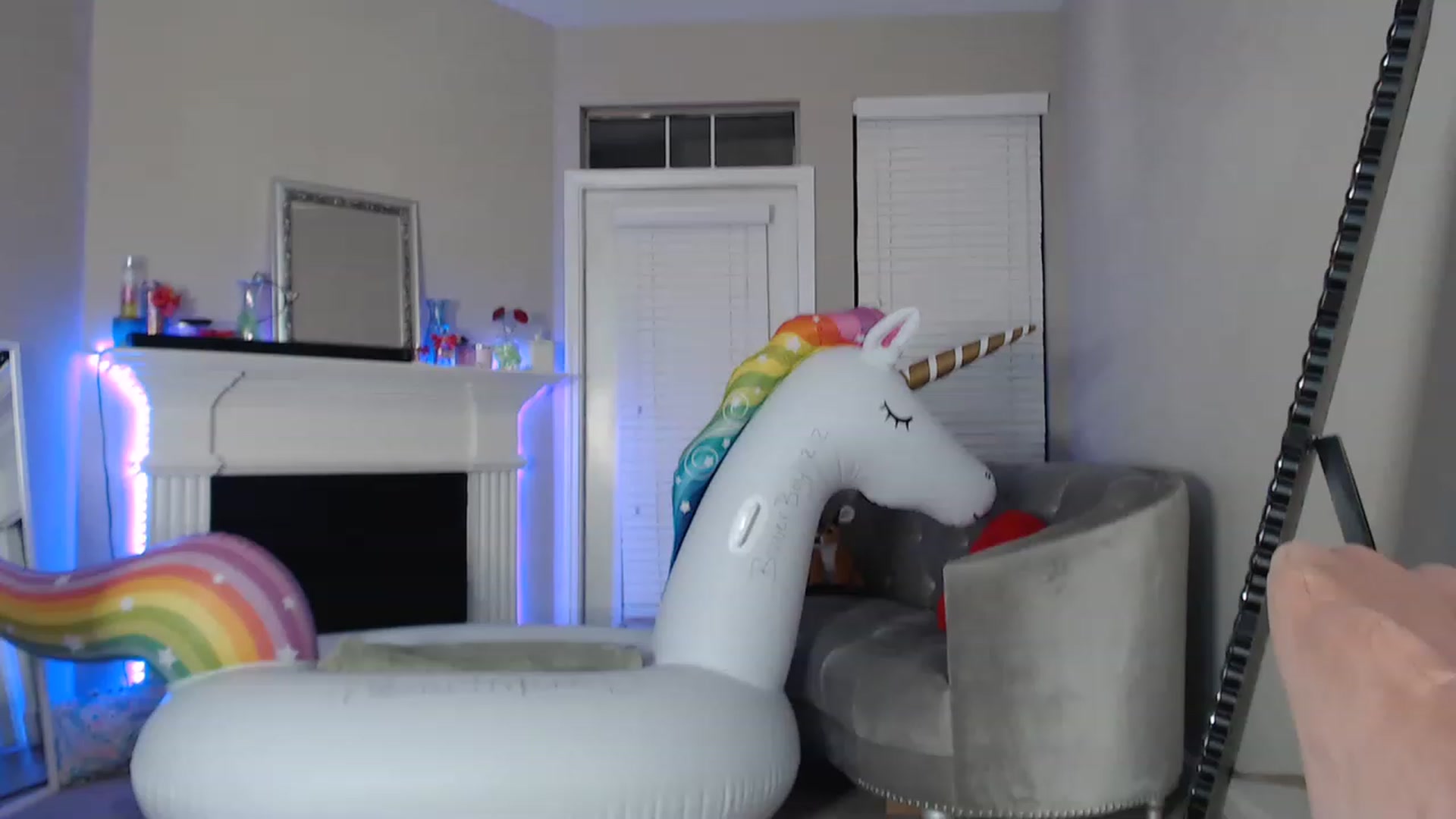 Gallery image thumbnail from Pink_Fawnnn's myfreecams stream on, 08/27/2023, 05:01 image 2 of 20