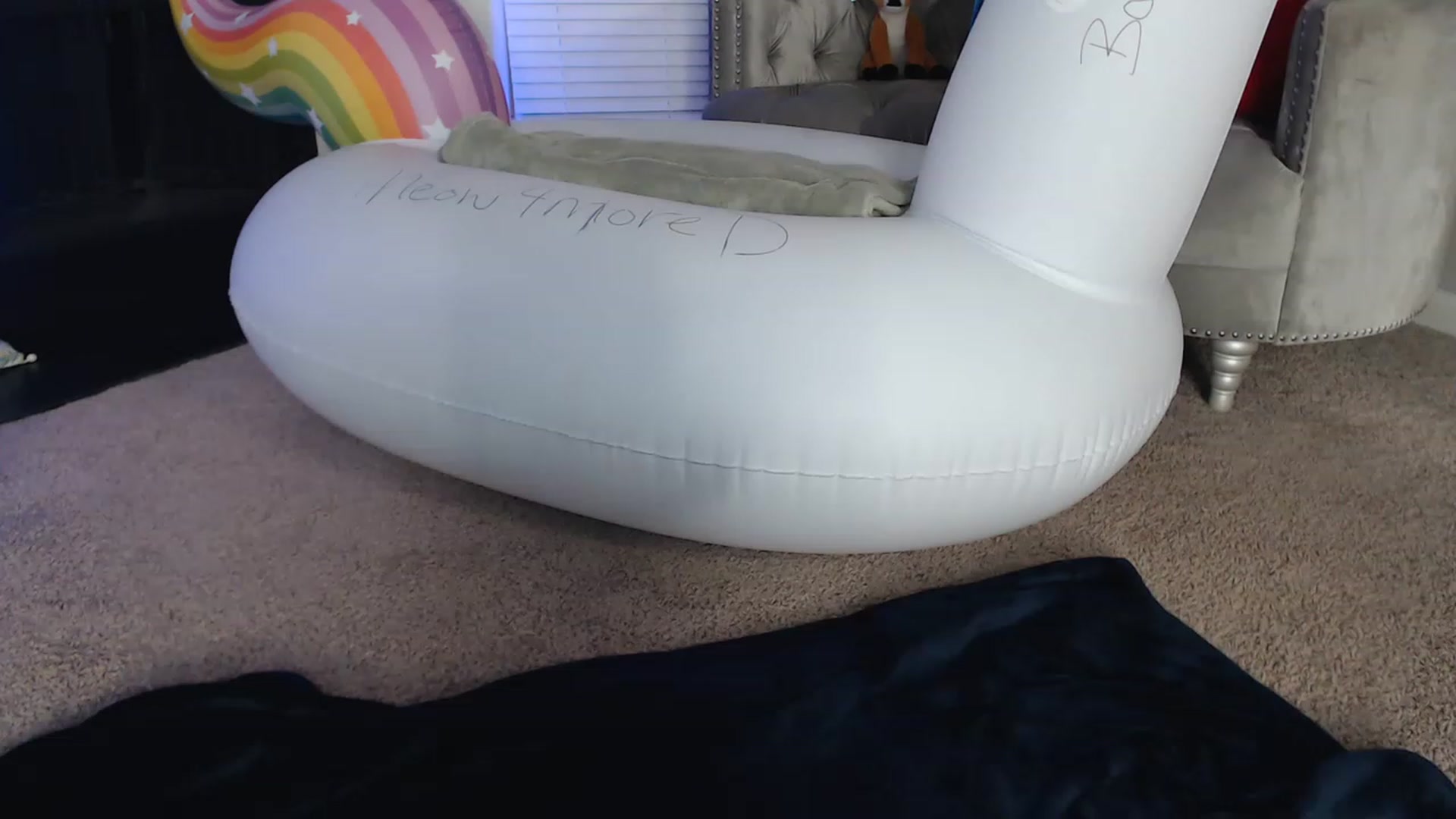 Gallery image thumbnail from Pink_Fawnnn's myfreecams stream on, 08/27/2023, 05:01 image 5 of 20