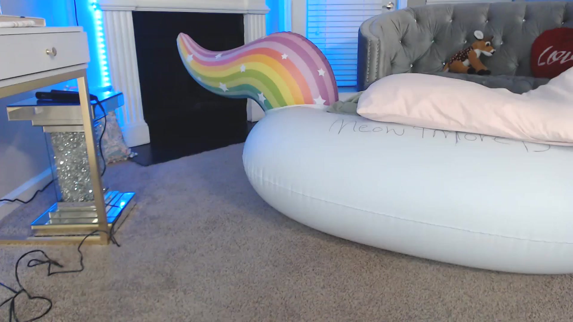 Gallery image thumbnail from Pink_Fawnnn's myfreecams stream on, 08/29/2023, 07:58 image 5 of 20