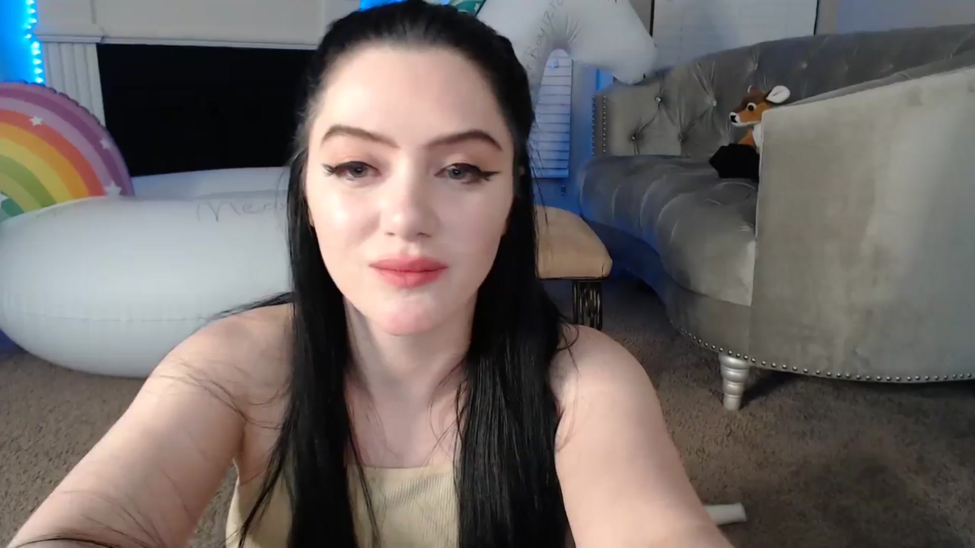 Gallery image thumbnail from Pink_Fawnnn's myfreecams stream on, 08/31/2023, 07:20 image 10 of 20