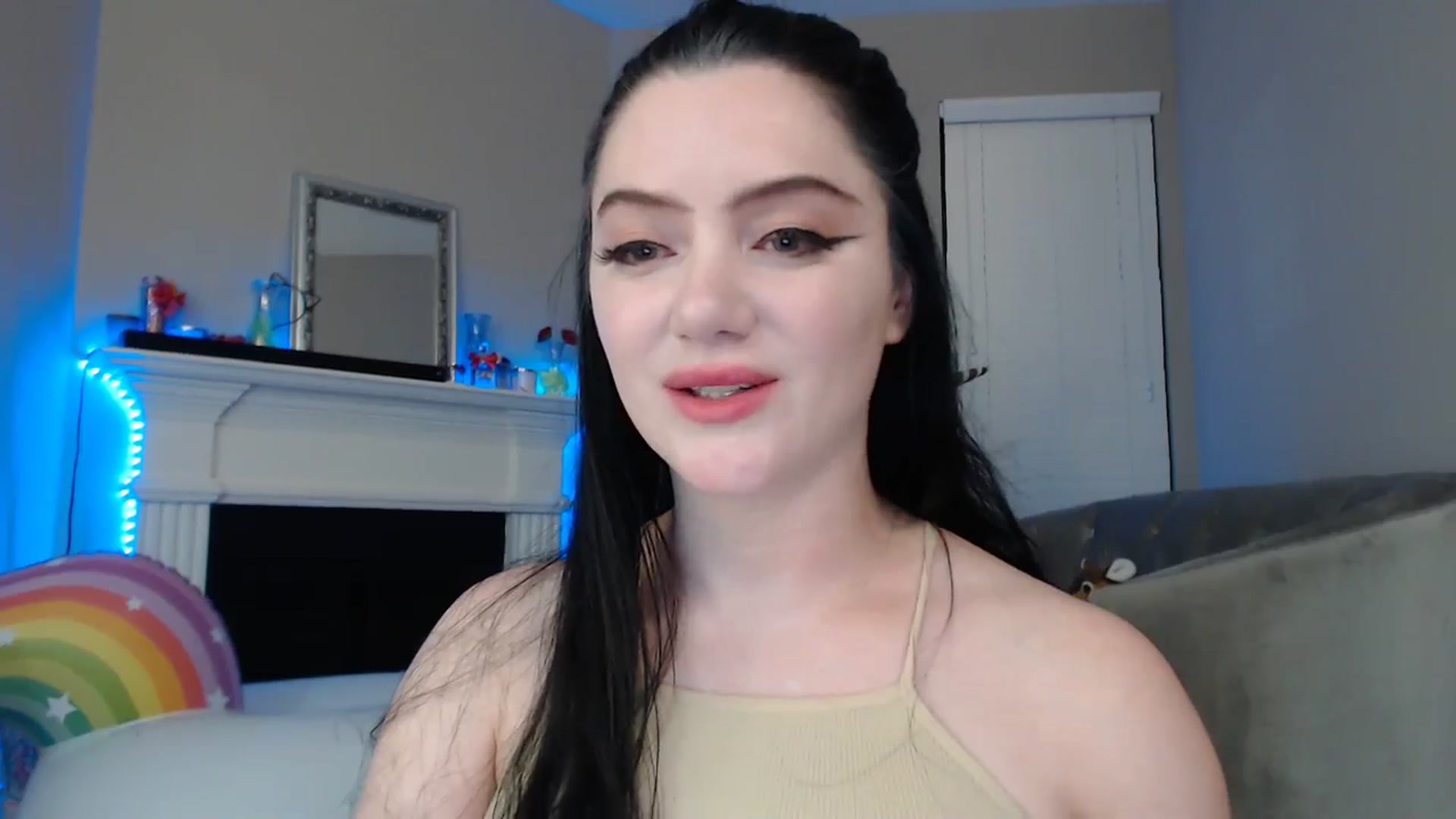 Gallery image thumbnail from Pink_Fawnnn's myfreecams stream on, 08/31/2023, 07:20 image 3 of 20