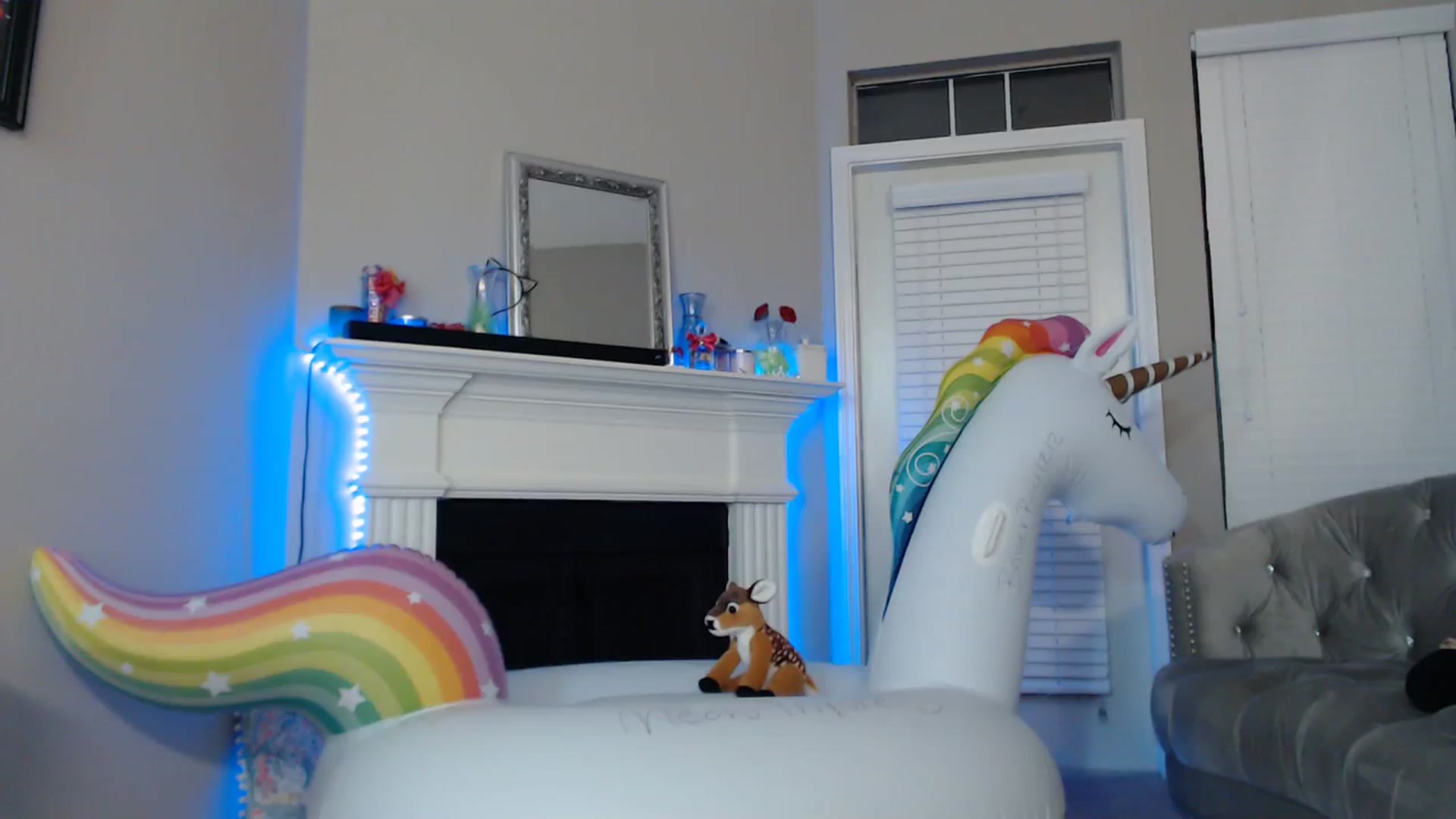 Gallery image thumbnail from Pink_Fawnnn's myfreecams stream on, 08/31/2023, 09:05 image 13 of 20
