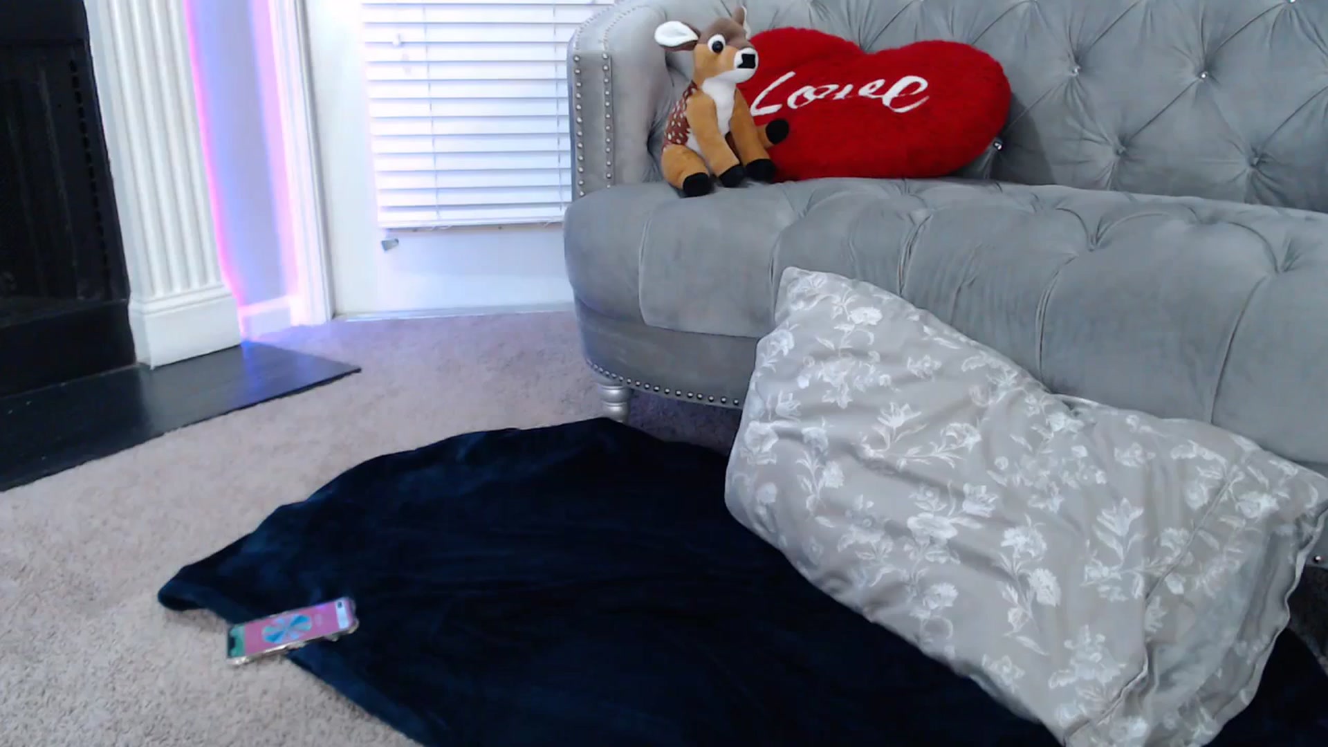 Gallery image thumbnail from Pink_Fawnnn's myfreecams stream on, 09/20/2023, 05:56 image 4 of 20