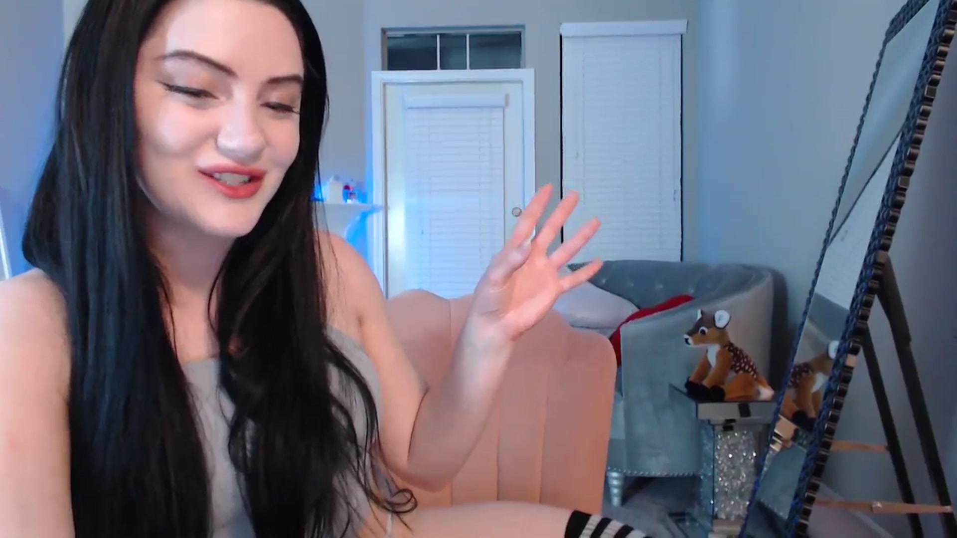 Gallery image thumbnail from Pink_Fawnnn's myfreecams stream on, 09/24/2023, 08:53 image 3 of 20