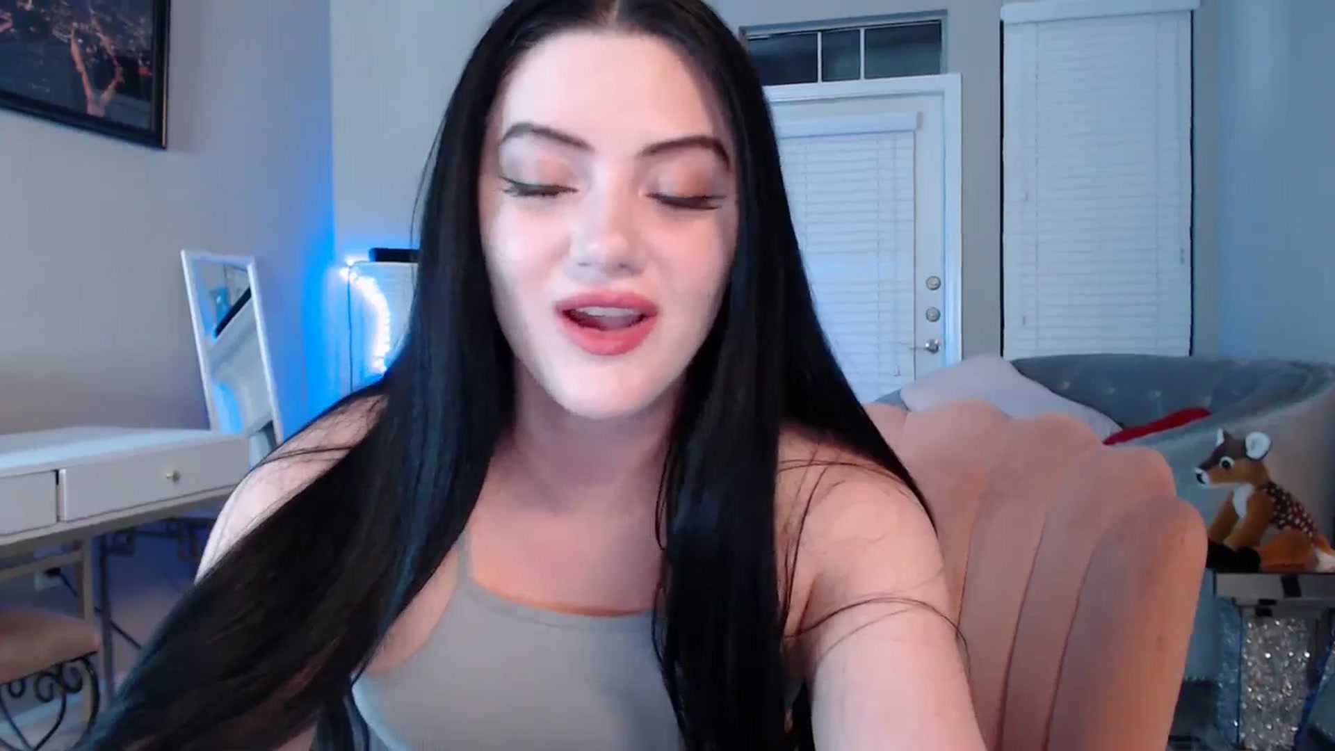 Gallery image thumbnail from Pink_Fawnnn's myfreecams stream on, 09/24/2023, 08:53 image 4 of 20