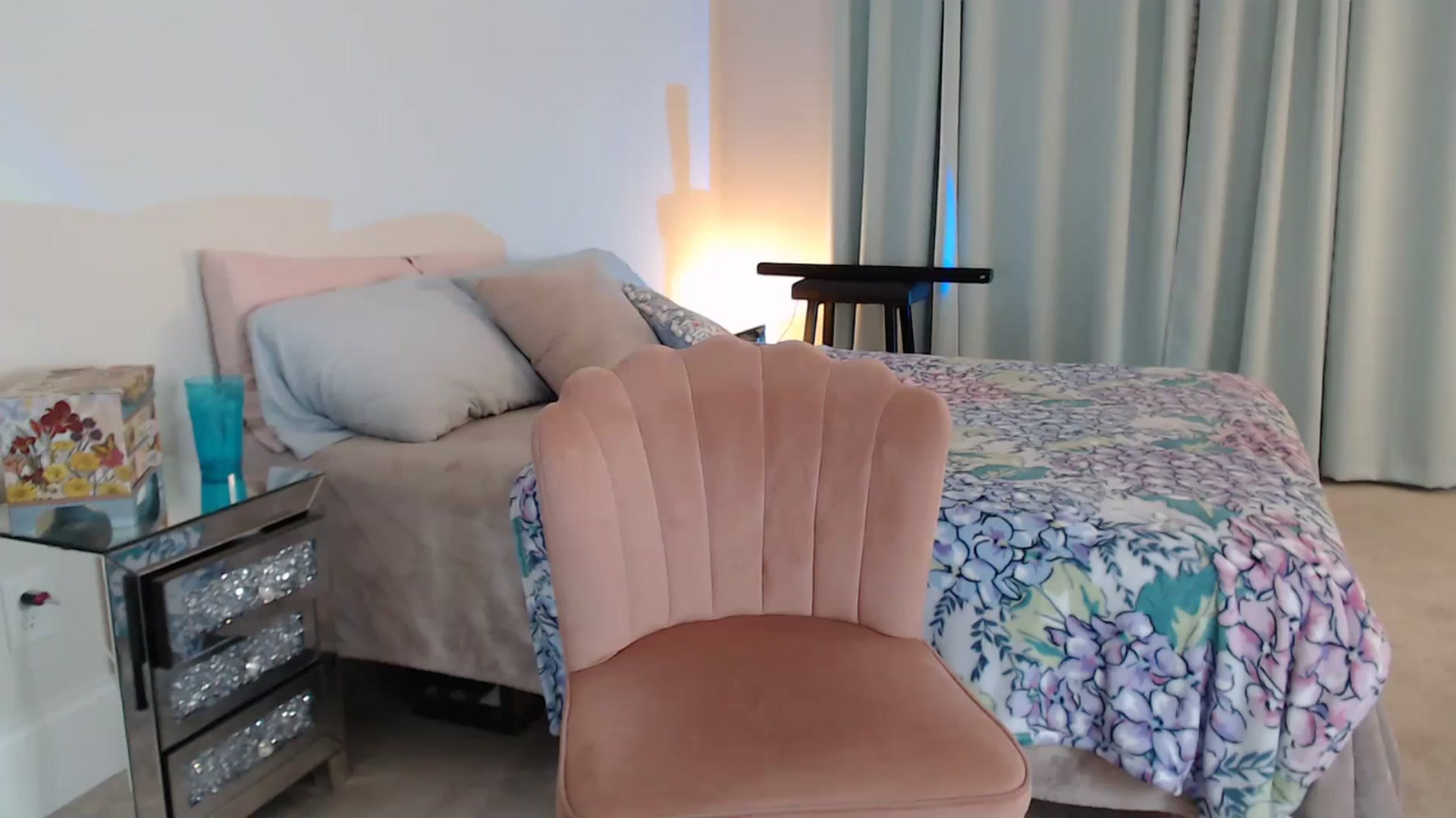 Gallery image thumbnail from Pink_Fawnnn's myfreecams stream on, 10/28/2023, 08:03 image 3 of 20