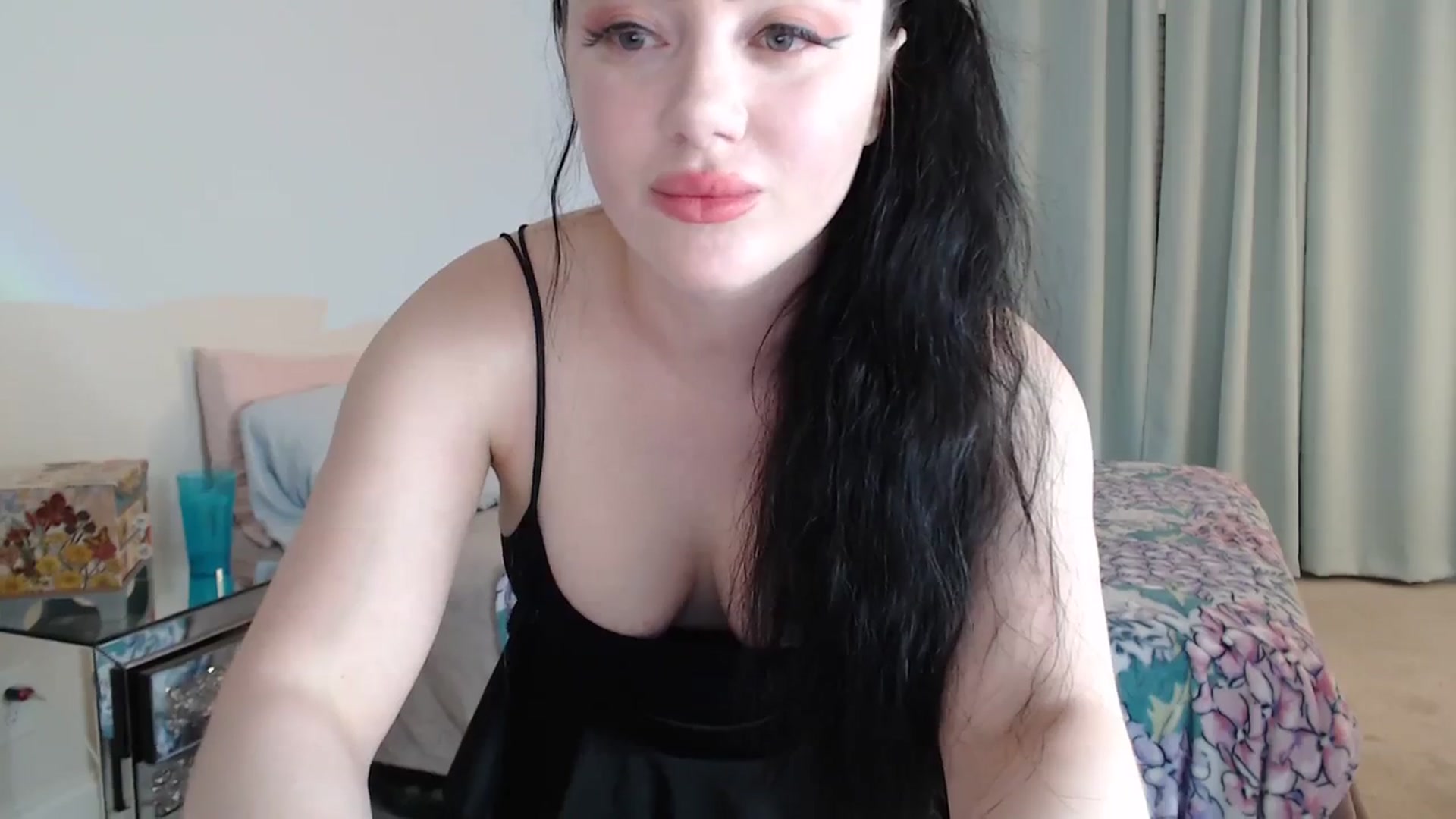 Gallery image thumbnail from Pink_Fawnnn's myfreecams stream on, 10/28/2023, 08:03 image 4 of 20