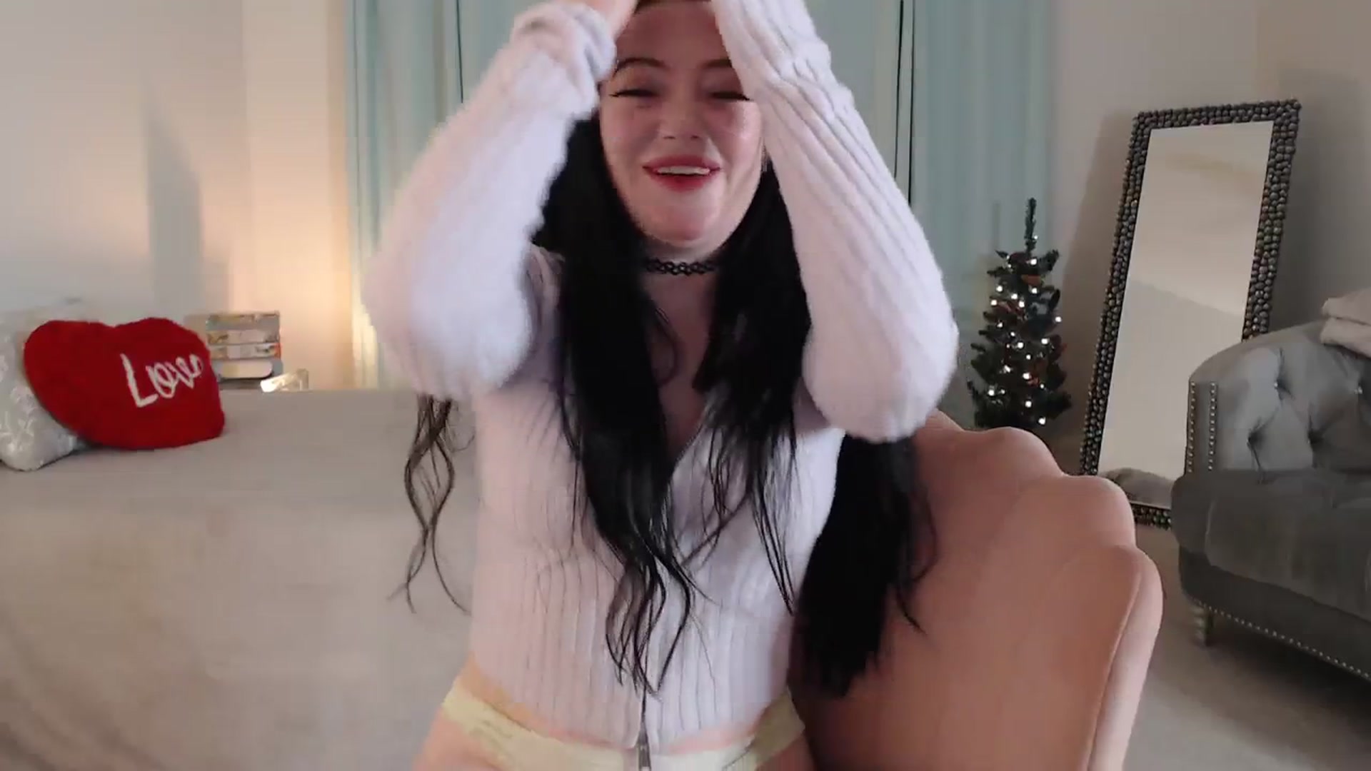 Gallery image thumbnail from Pink_Fawnnn's myfreecams stream on, 12/16/2023, 10:00 image 15 of 20