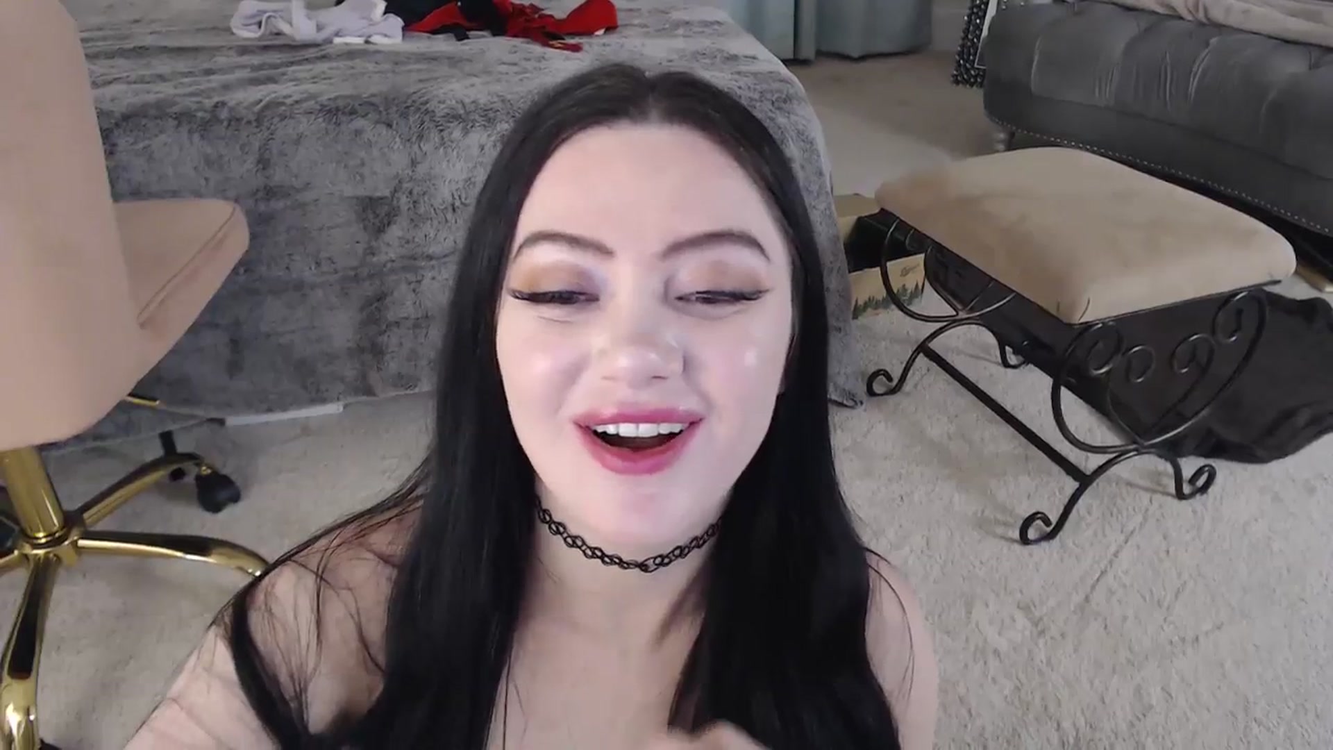 Gallery image thumbnail from Pink_Fawnnn's myfreecams stream on, 12/18/2023, 10:21 image 18 of 20