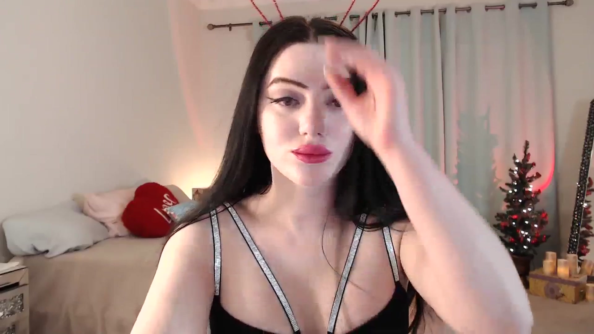 Gallery image thumbnail from Pink_Fawnnn's myfreecams stream on, 12/31/2023, 11:01 image 11 of 20