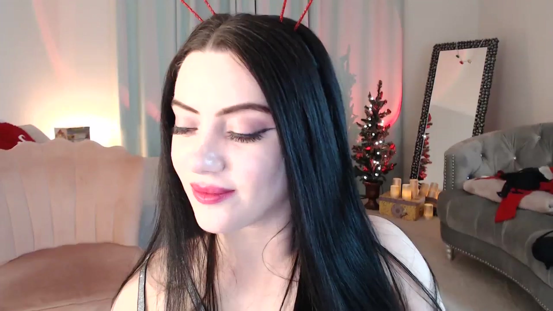 Gallery image thumbnail from Pink_Fawnnn's myfreecams stream on, 12/31/2023, 11:01 image 7 of 20