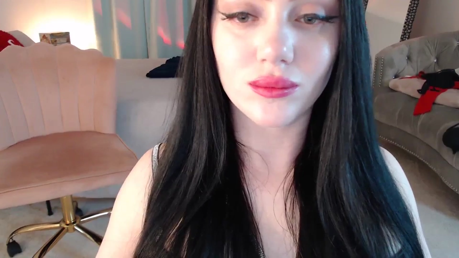 Gallery image thumbnail from Pink_Fawnnn's myfreecams stream on, 12/31/2023, 11:01 image 6 of 20