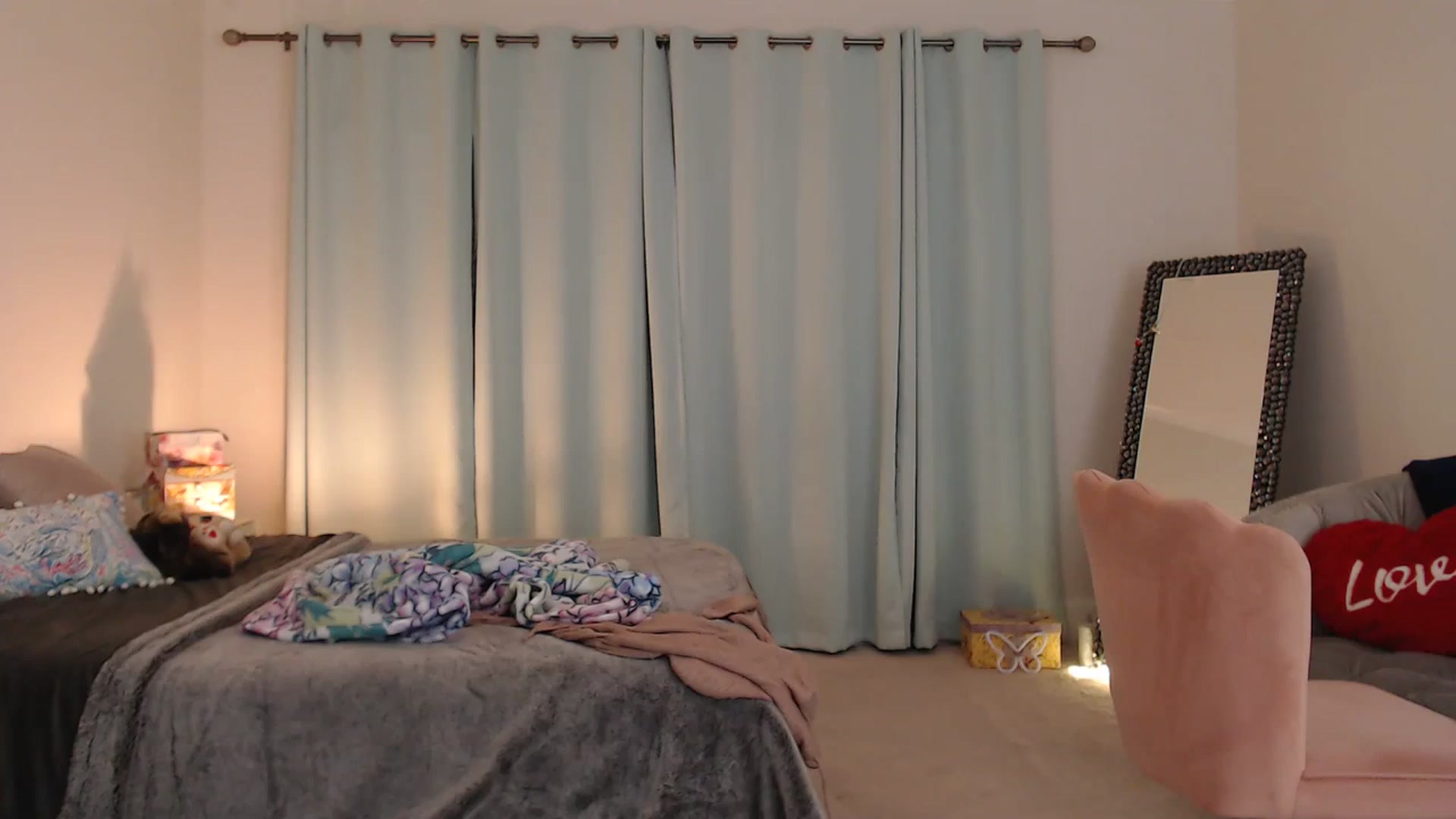 Gallery image thumbnail from Pink_Fawnnn's myfreecams stream on, 02/19/2024, 06:55 image 19 of 20