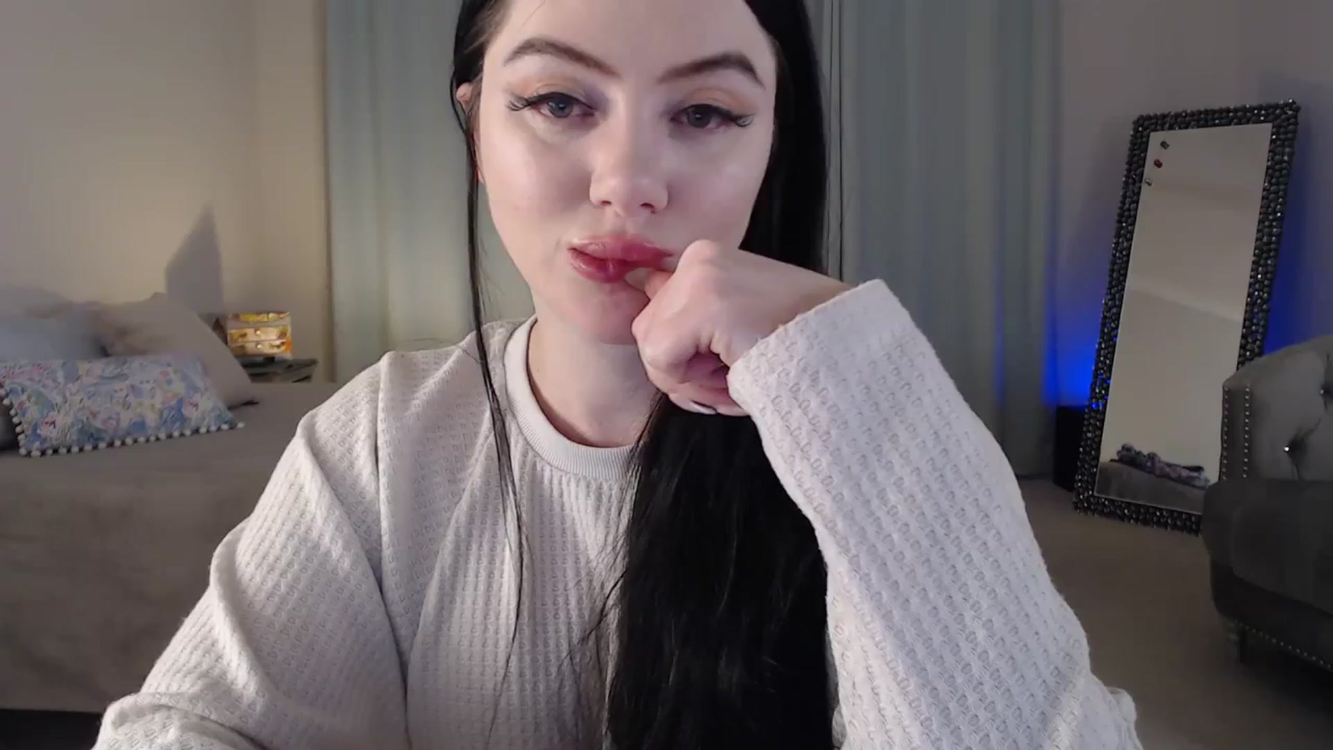 Gallery image thumbnail from Pink_Fawnnn's myfreecams stream on, 03/22/2024, 07:30 image 15 of 20