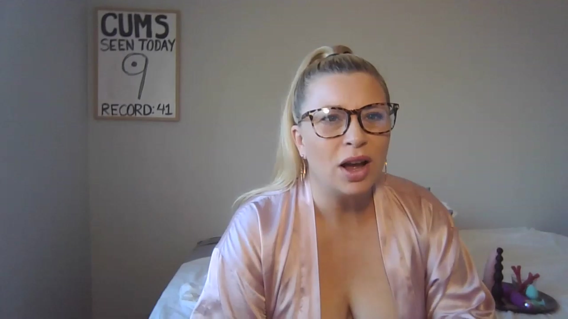 Gallery image thumbnail from Pink_Stardust's myfreecams stream on, 11/15/2022, 15:48 image 12 of 20