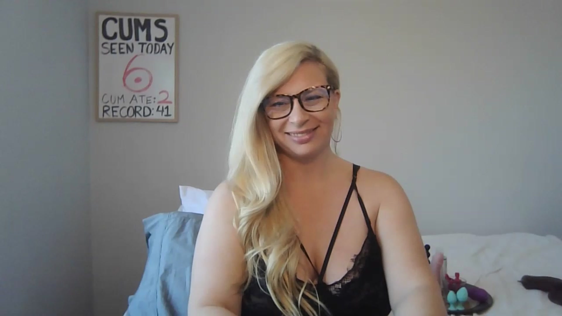 Gallery image thumbnail from Pink_Stardust's myfreecams stream on, 11/20/2022, 15:23 image 20 of 20