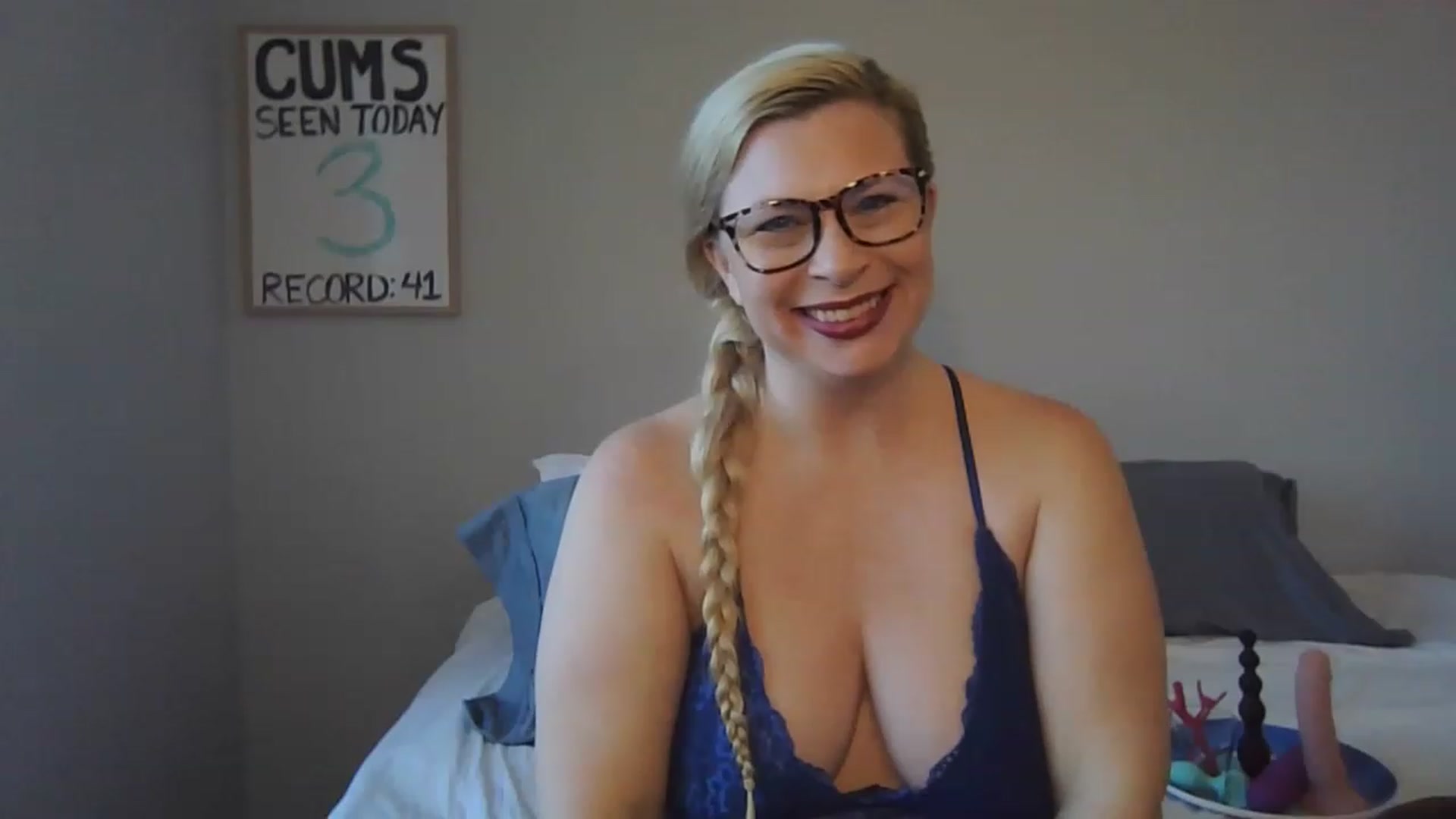 Gallery image thumbnail from Pink_Stardust's myfreecams stream on, 11/23/2022, 18:27 image 10 of 20