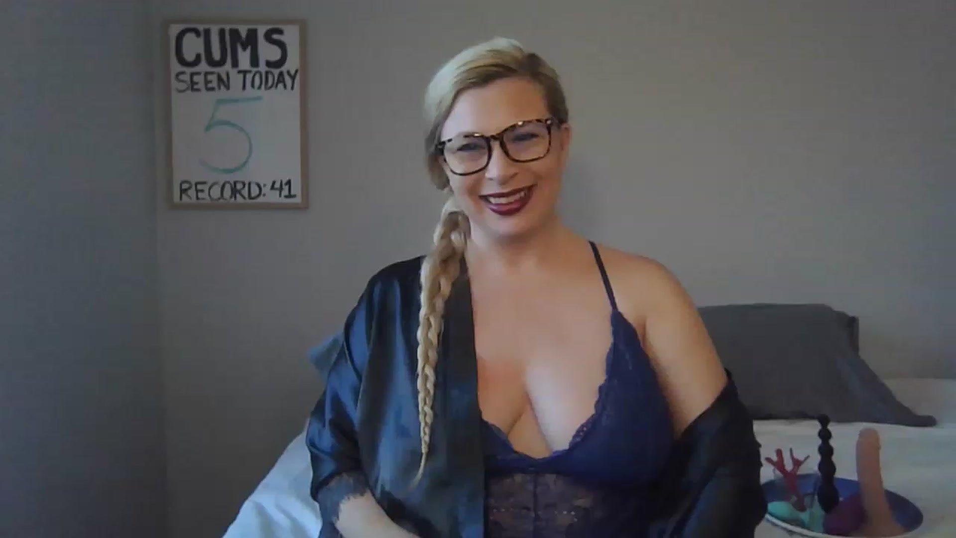 Gallery image thumbnail from Pink_Stardust's myfreecams stream on, 11/23/2022, 20:31 image 3 of 20