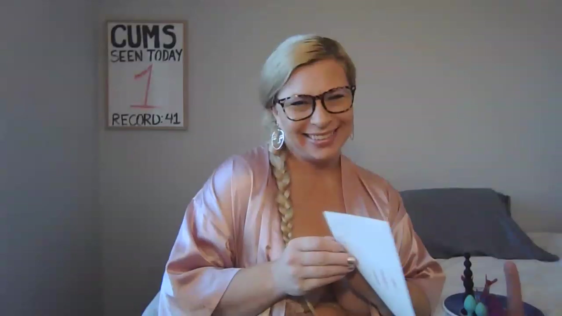 Gallery image thumbnail from Pink_Stardust's myfreecams stream on, 11/24/2022, 13:40 image 17 of 20