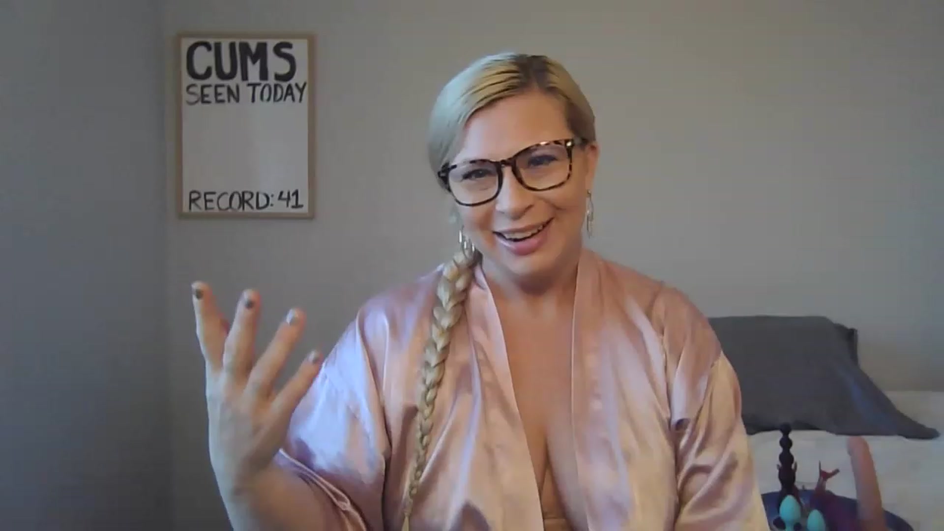 Gallery image thumbnail from Pink_Stardust's myfreecams stream on, 11/24/2022, 13:40 image 1 of 20