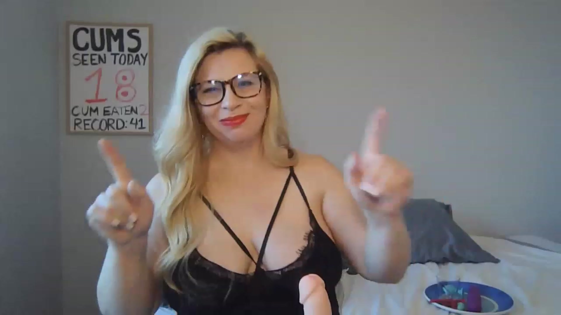 Gallery image thumbnail from Pink_Stardust's myfreecams stream on, 11/27/2022, 19:02 image 18 of 20