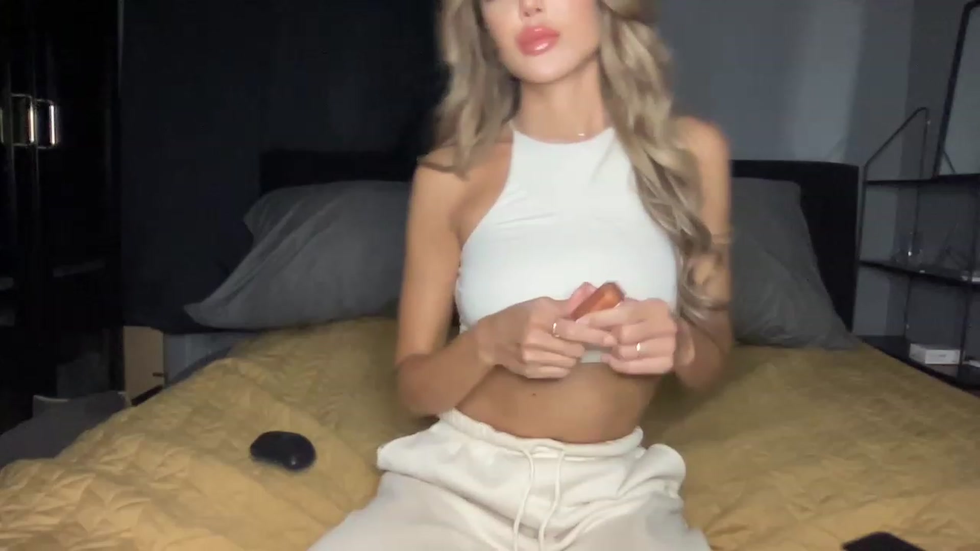 Gallery image thumbnail from Pink_zecret's myfreecams stream on, 02/11/2023, 15:35 image 12 of 20